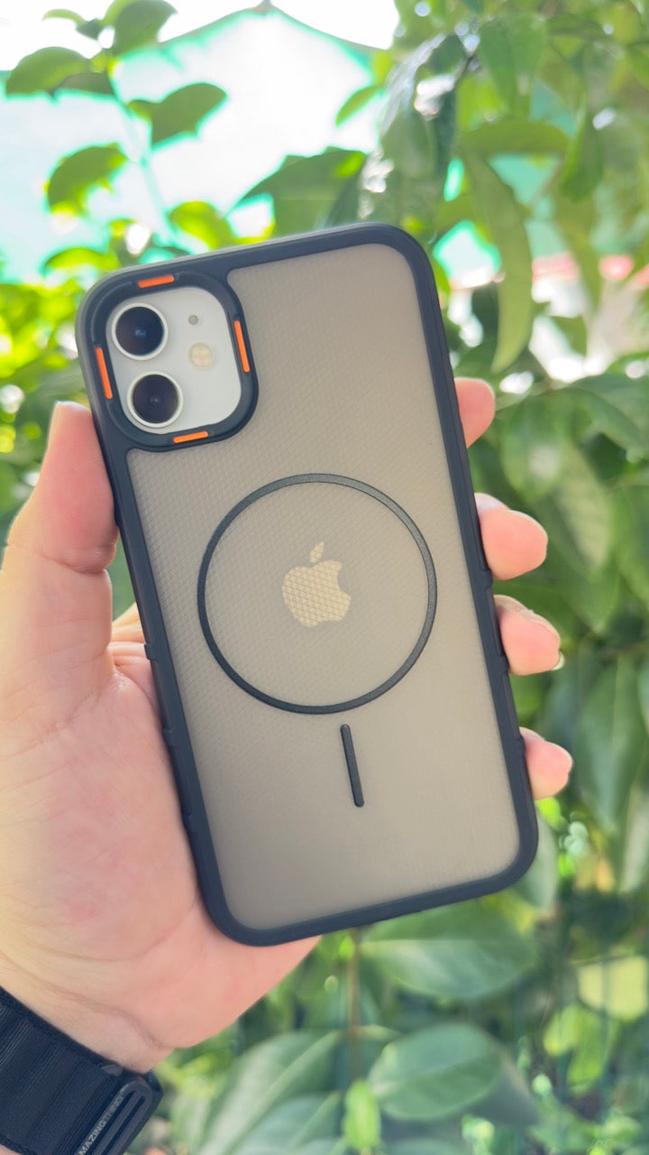 iPhone 11 Magsafe Özellikli Kamera Çıkıntılı Yanları Silikon Arkası Mat Sylüx Kılıf