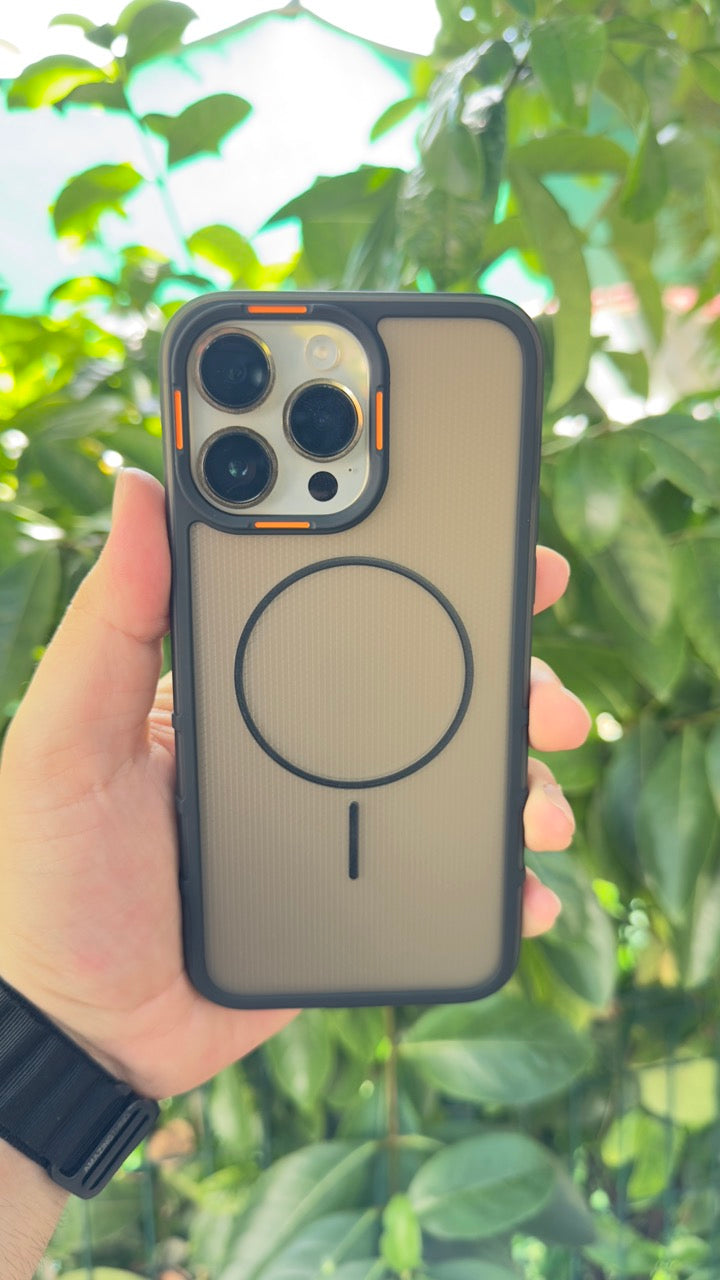 iPhone 14 Pro Max Magsafe Özellikli Kamera Çıkıntılı Yanları Silikon Arkası Mat Sylüx Kılıf