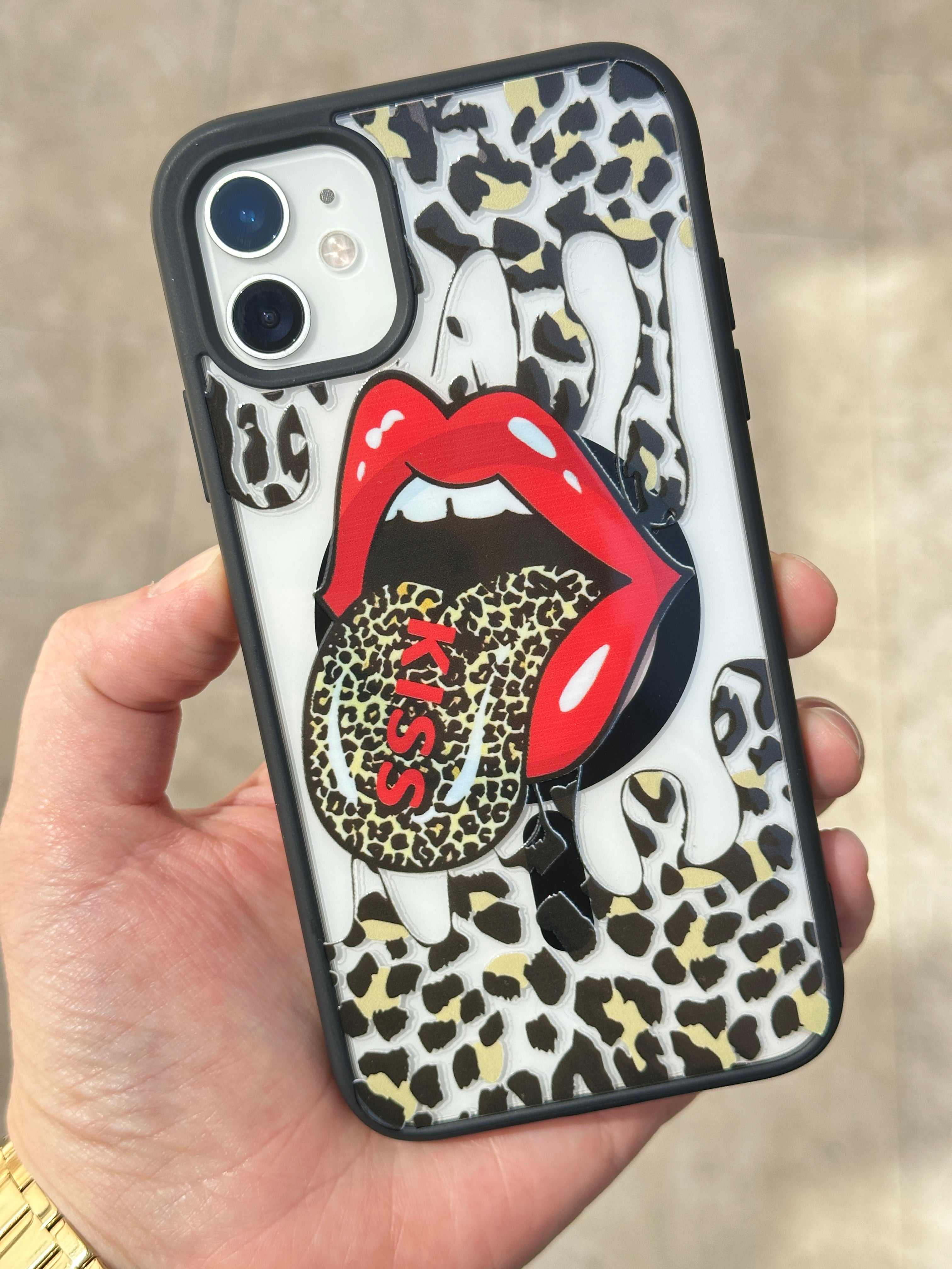 Magsafe Özellikli Kırmızı Dudaklı Leopar Desenli Kiss kılıf