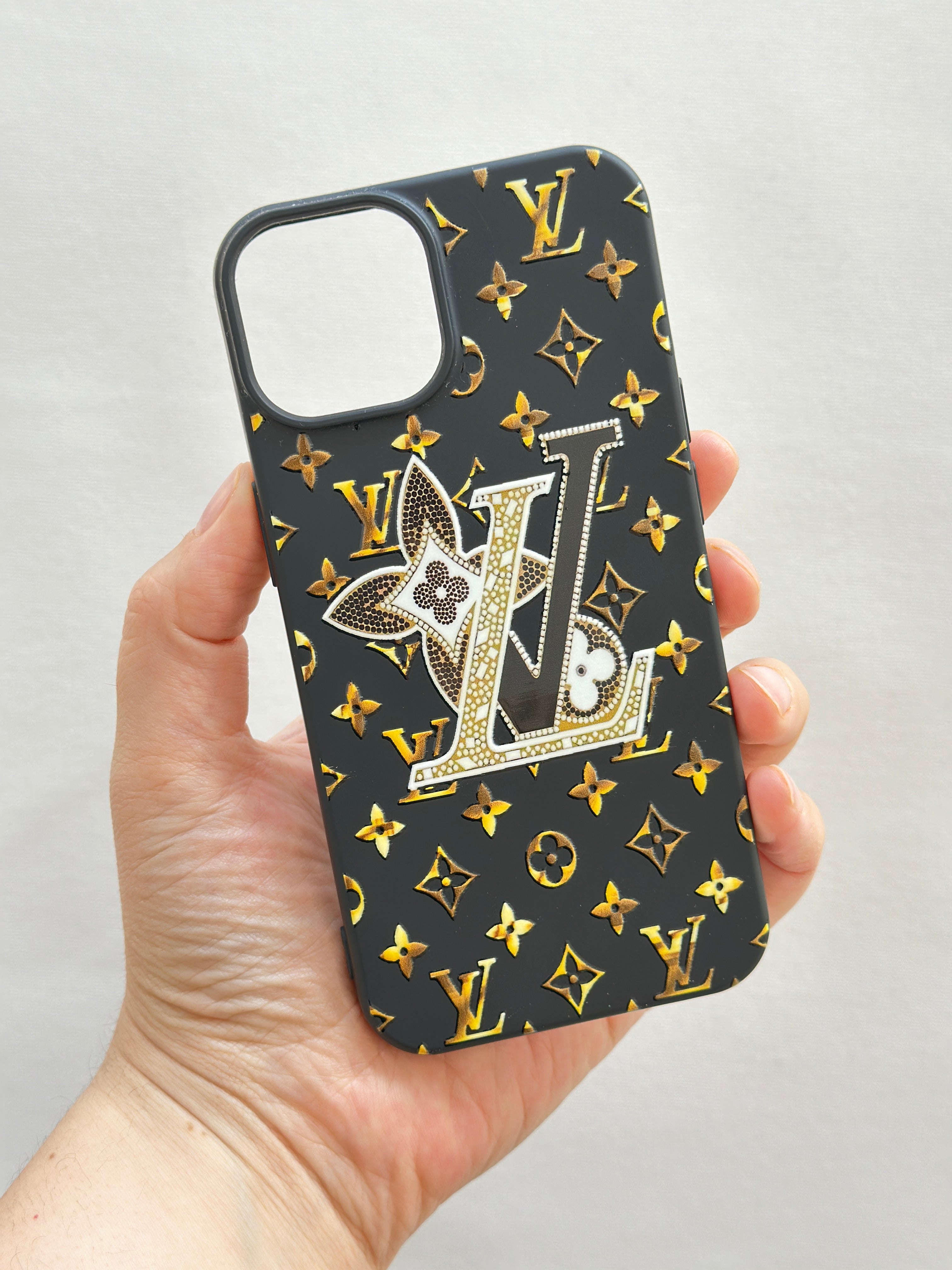 Louis Vuitton Desenli İçi Kadife Kaliteli Silikon Lansman Kılıf