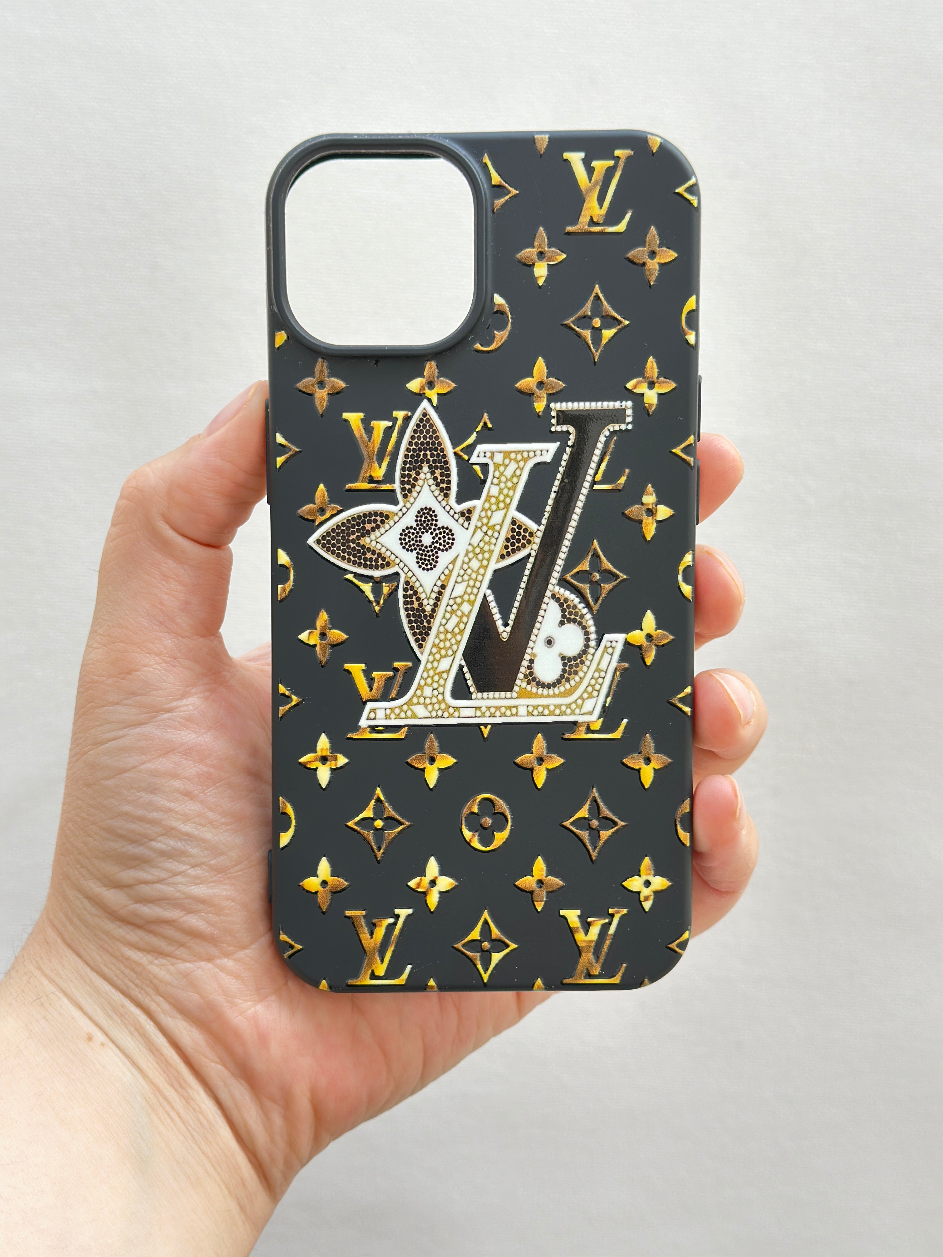 Louis Vuitton Desenli İçi Kadife Kaliteli Silikon Lansman Kılıf