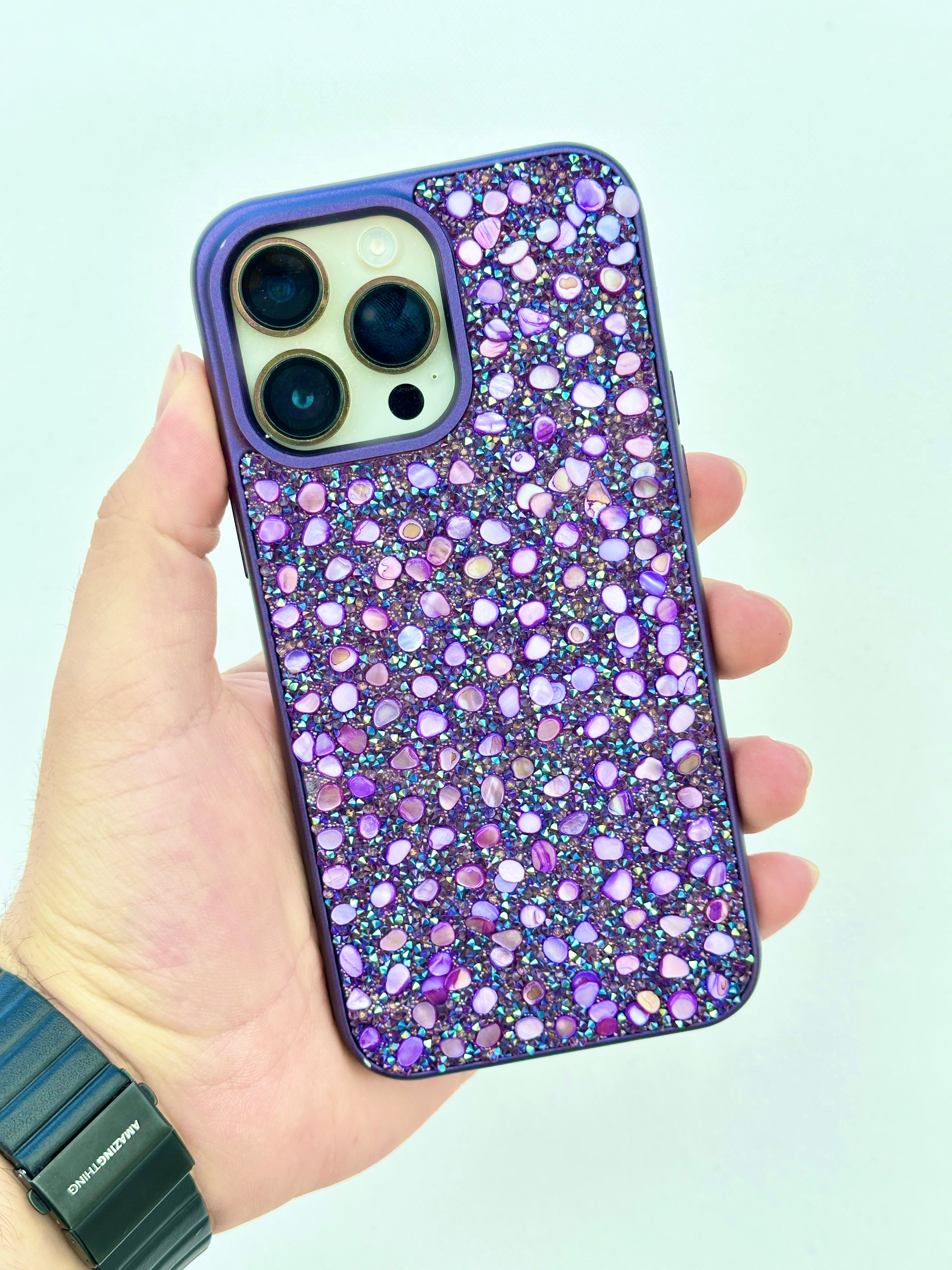 iPhone 14 Pro Max Göz Alıcı Mercan Taşlı İçi Kadife Kaplamalı Yanları Silikon Kılıf