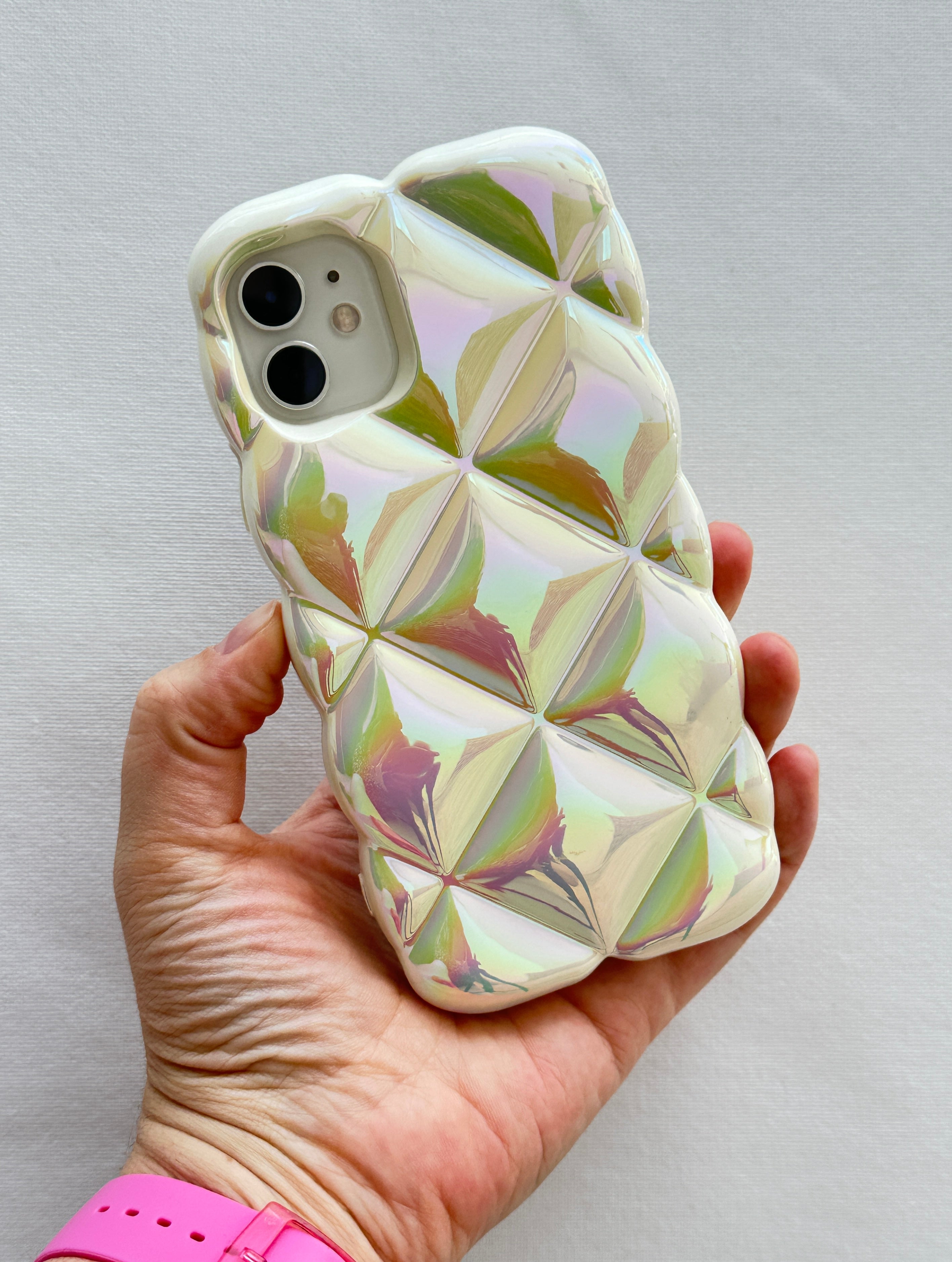 iPhone 11 Kabartma Desenli 3D Darbe Emici Ultra Sağlam Pufy Kılıf