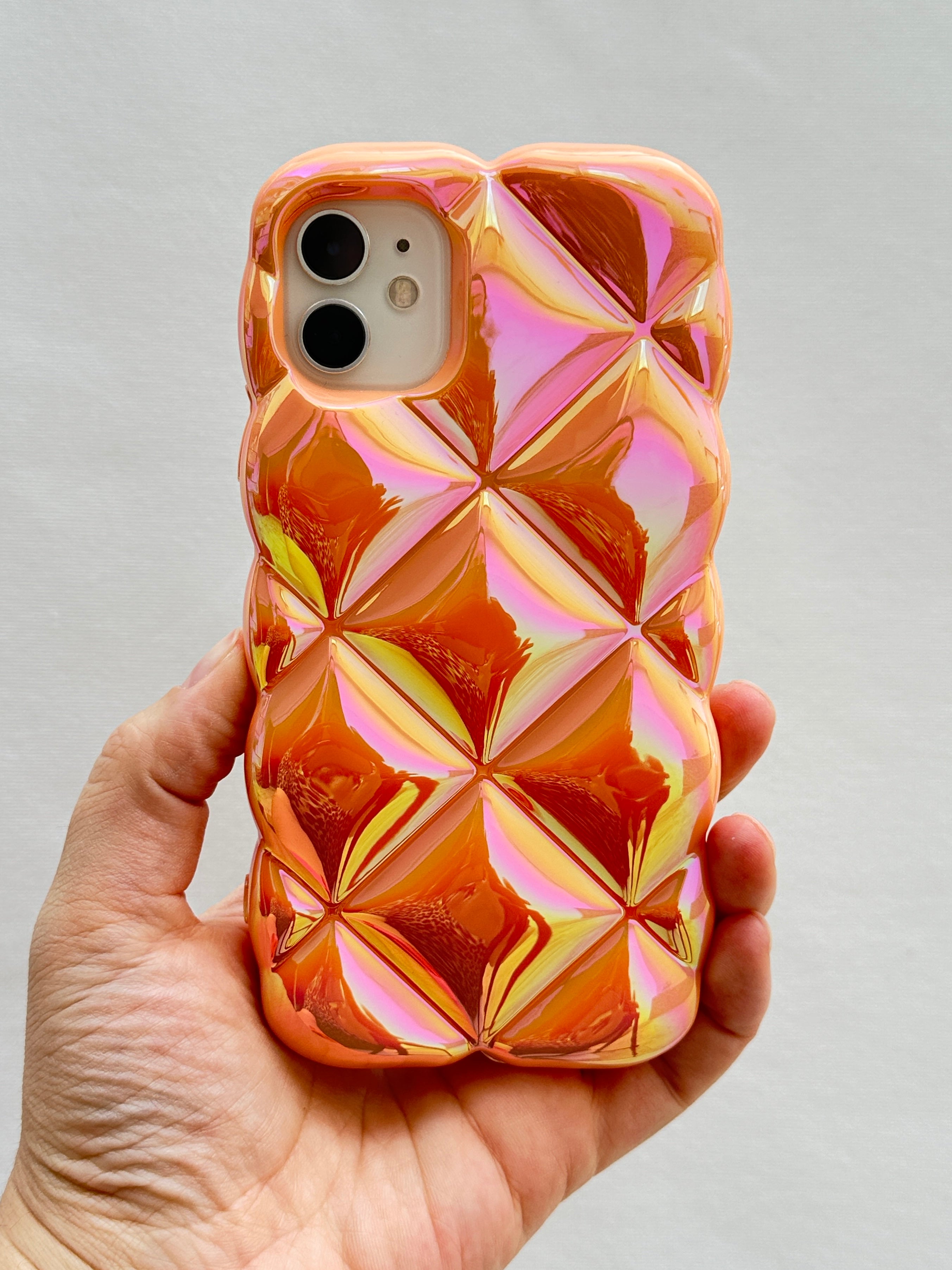 iPhone 11 Kabartma Desenli 3D Darbe Emici Ultra Sağlam Pufy Kılıf