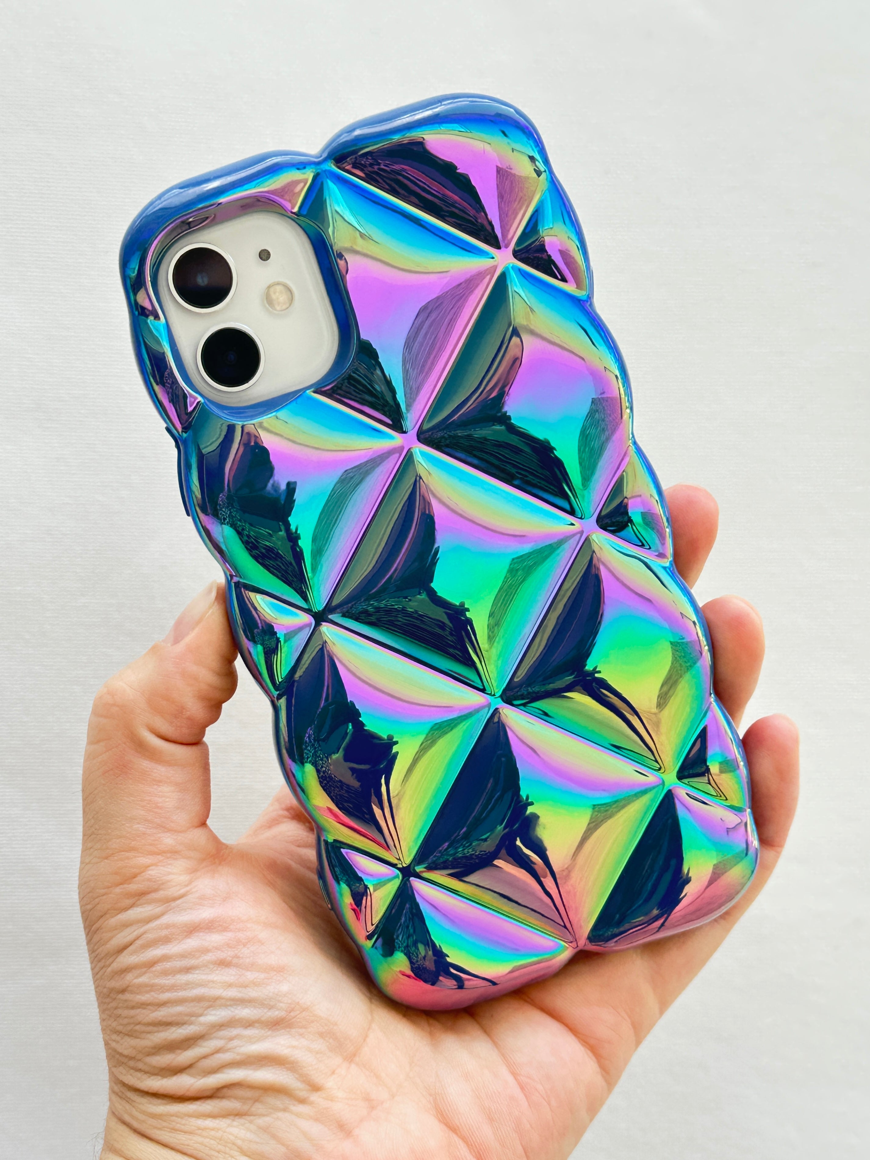 iPhone 11 Kabartma Desenli 3D Darbe Emici Ultra Sağlam Pufy Kılıf