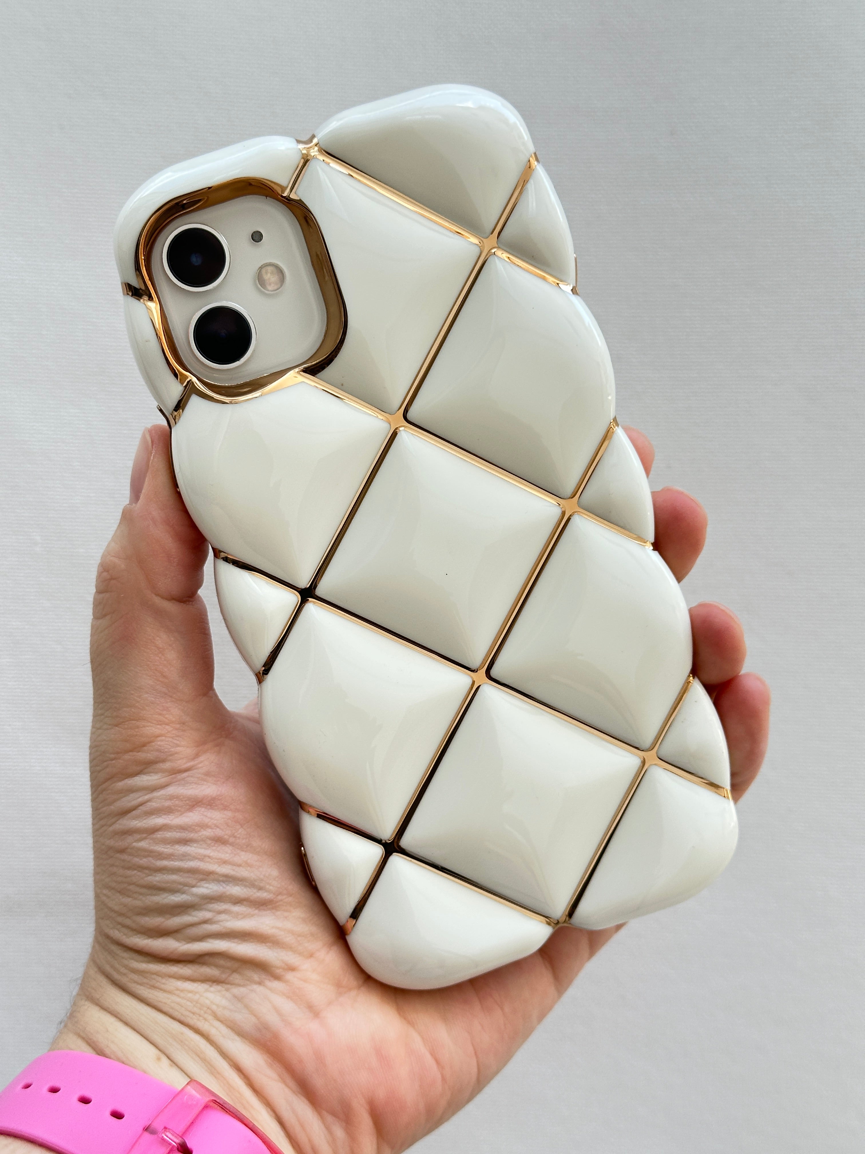 iPhone 11 Baklava Desenli Kılıf Altın Detaylı Lüks Telefon Kılıfı