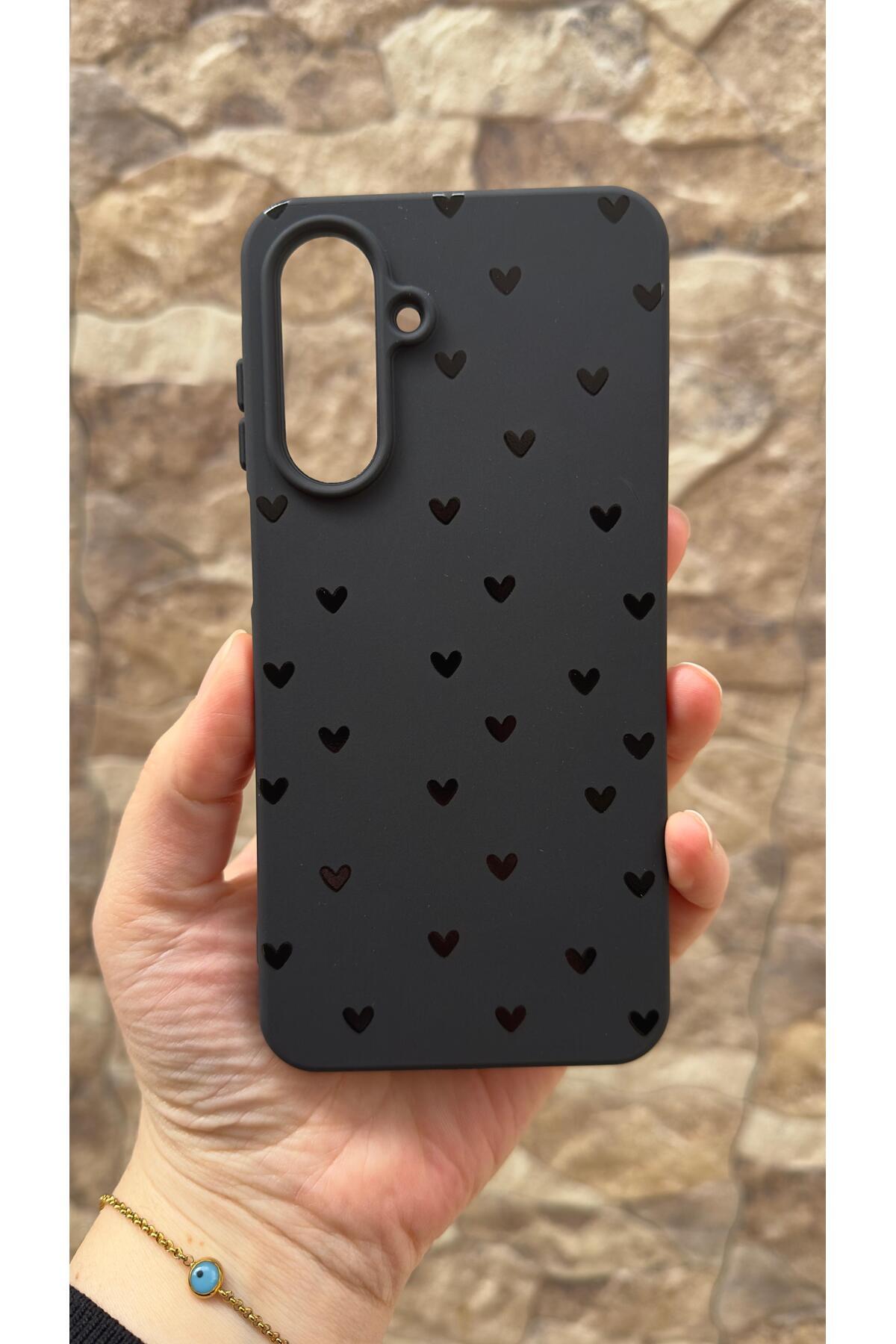 Samsung Galaxy A26 Uyumlu Mini Siyah Kalp Desenli Silikon Darbe Emici Klasik Korumalı Rubber Kılıf