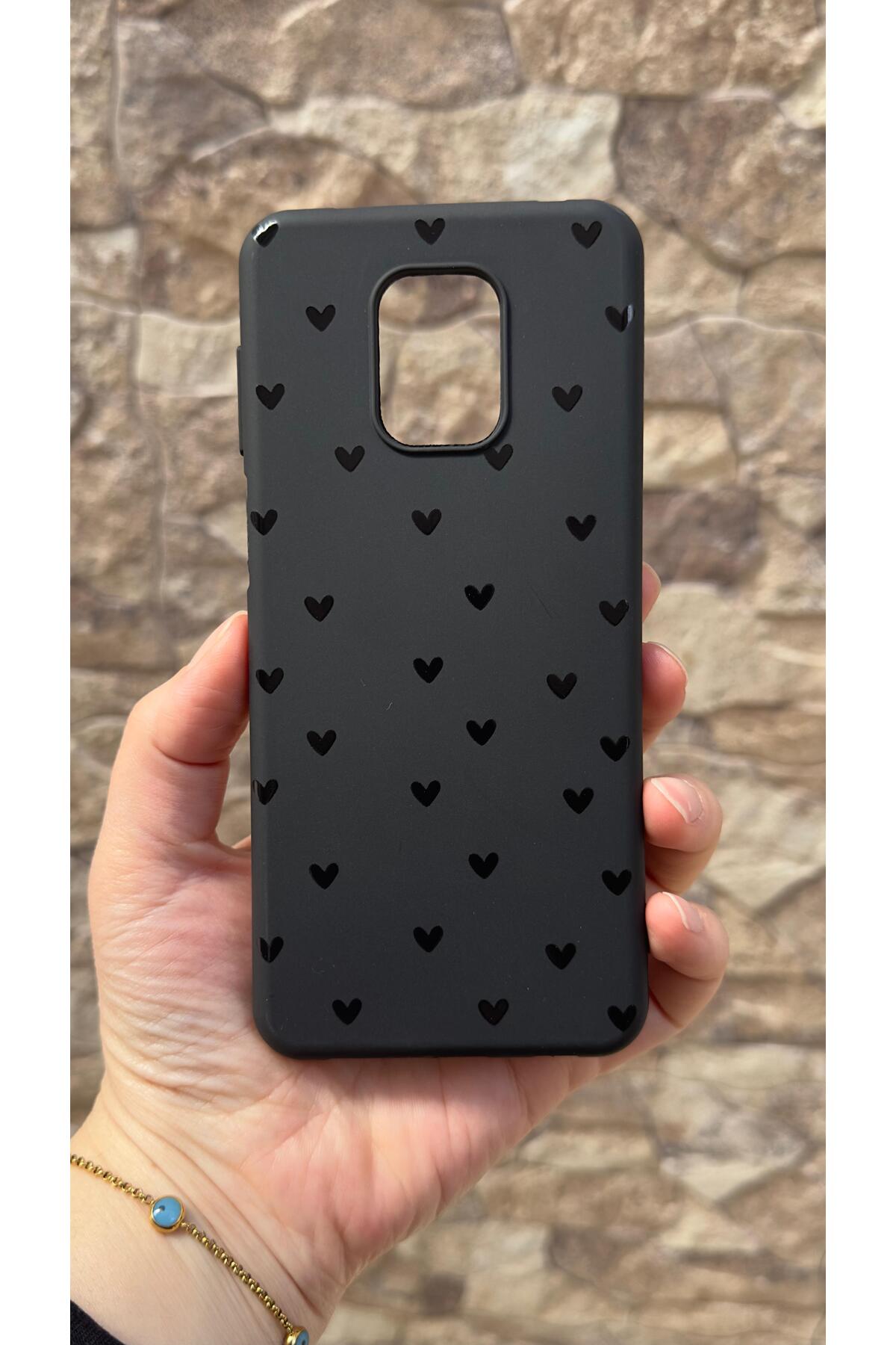 Redmi Note 9 Pro ve 9S Uyumlu Mini Siyah Kalp Desenli Silikon Darbe Emici Klasik Korumalı Rubber Kılıf
