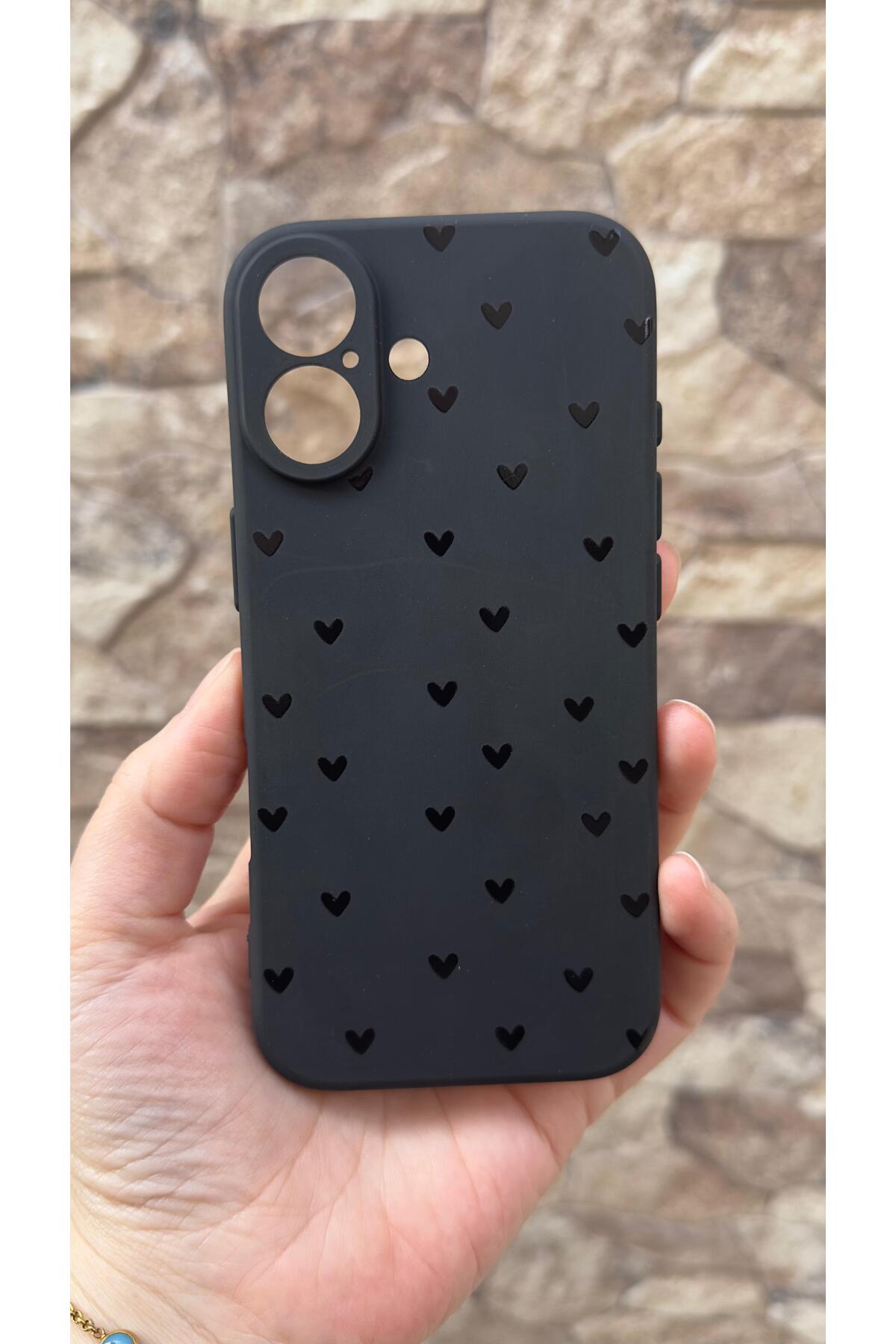 iPhone 17 Uyumlu Mini Siyah Kalp Desenli Silikon Darbe Emici Klasik Korumalı Rubber Kılıf