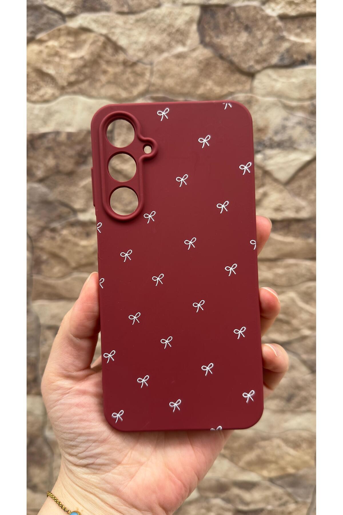 Samsung Galaxy A55 Uyumlu Beyaz Fiyonk Desenli Silikon Darbe Emici Klasik Korumalı Rubber Kılıf