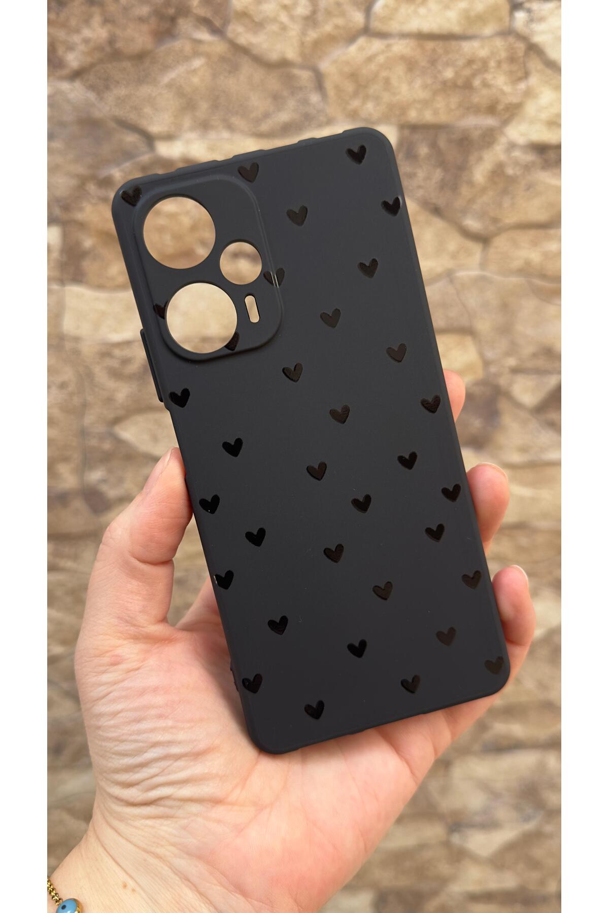 Poco F5 Uyumlu Mini Siyah Kalp Desenli Silikon Darbe Emici Klasik Korumalı Rubber Kılıf