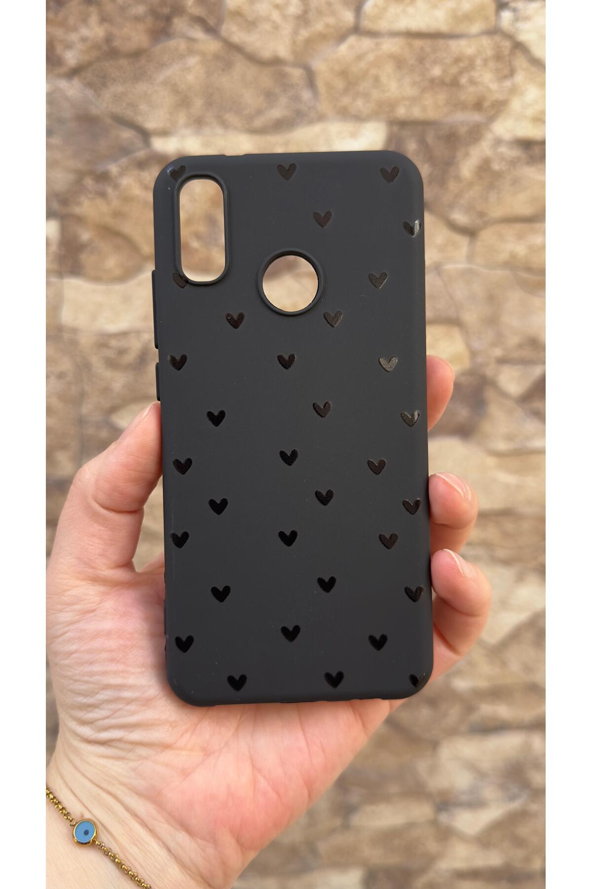 Huawei P30 Lite Uyumlu Mini Siyah Kalp Desenli Silikon Darbe Emici Klasik Korumalı Rubber Kılıf