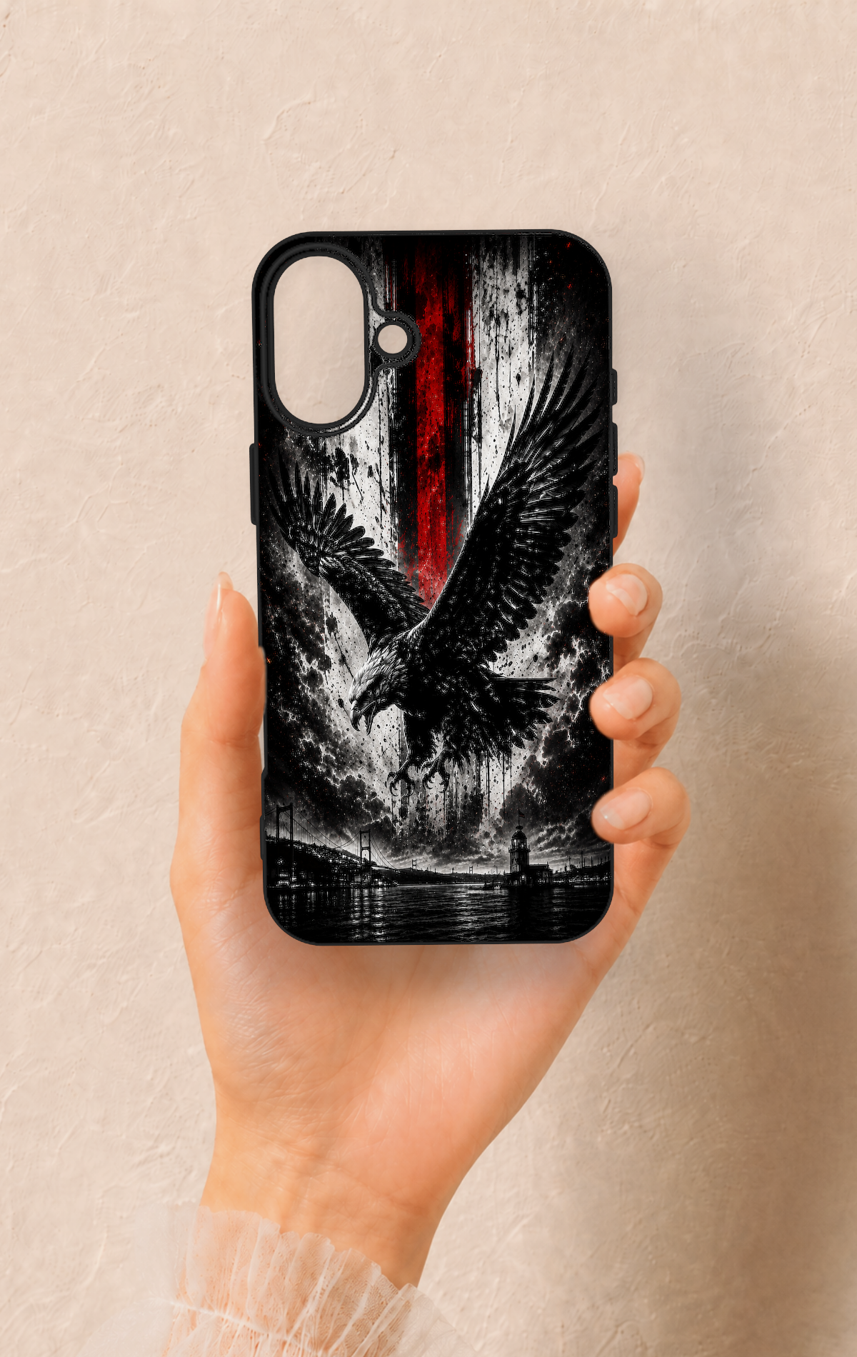 iPhone 16 Plus Uyumlu Kara Kartal Desenli Silikon Kılıf