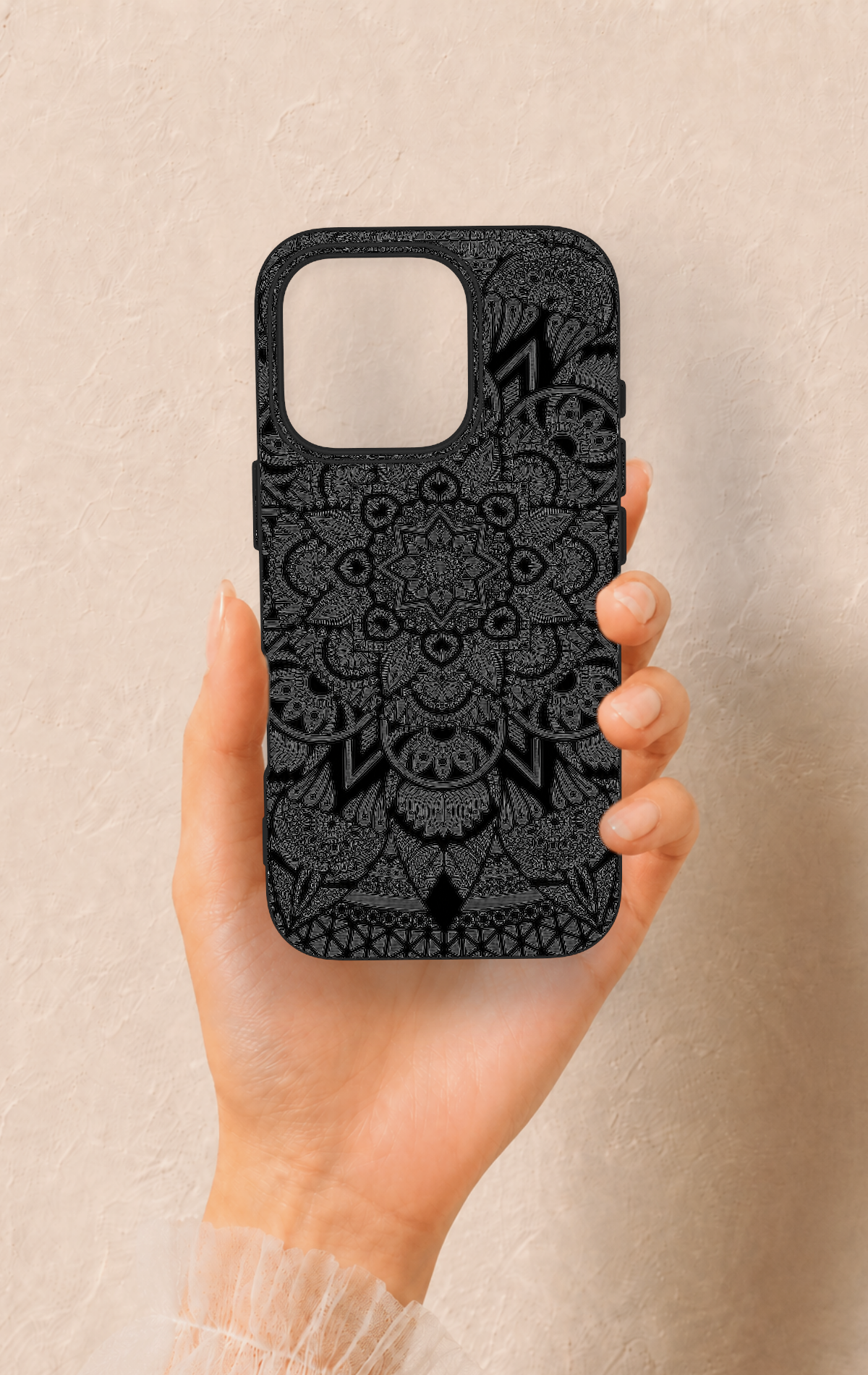 iPhone 16 Pro Uyumlu Siyah Beyaz Mandala Desenli Silikon Kılıf