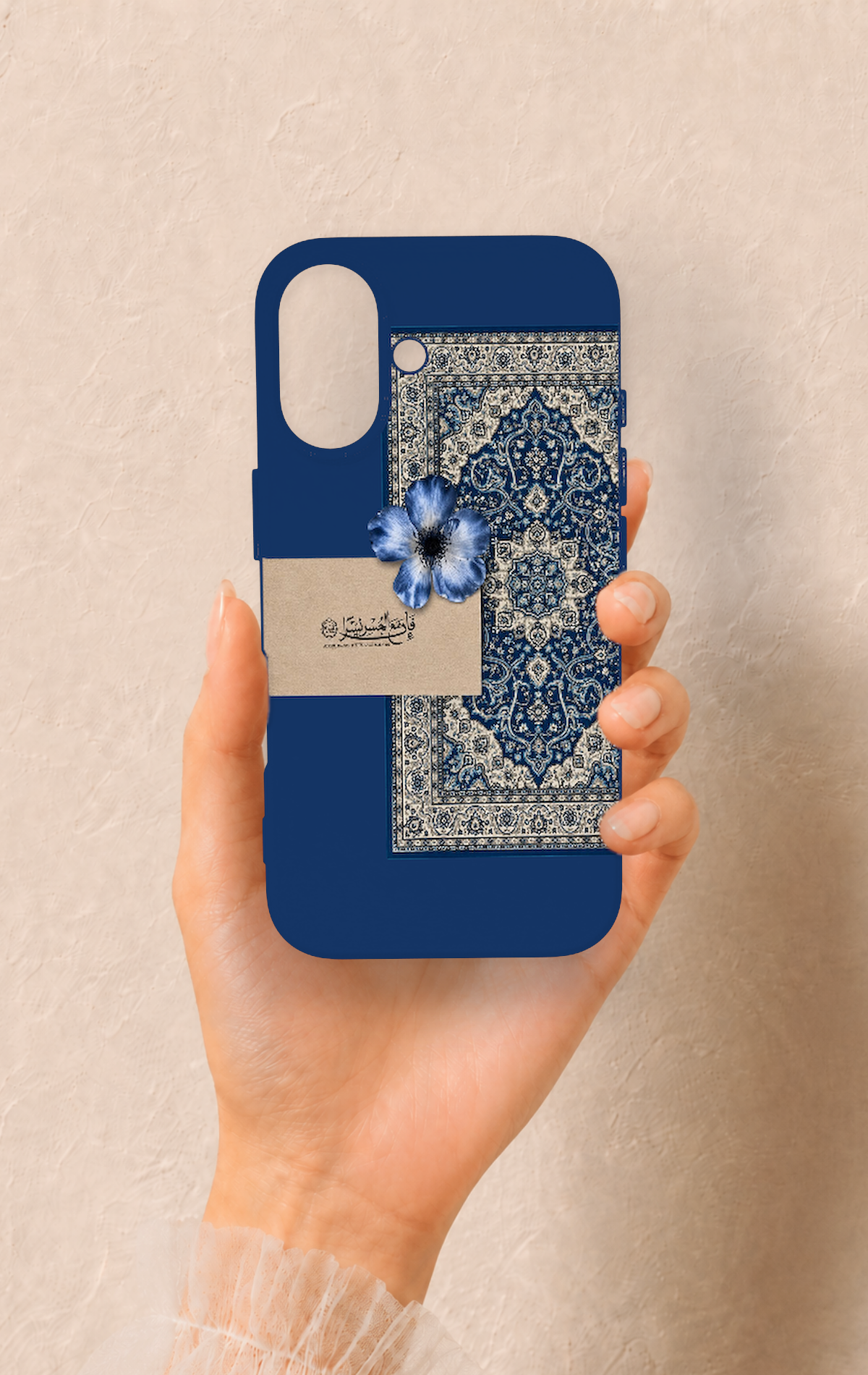iPhone 16 Uyumlu Mavi Etnik Halı Desenli Silikon Kılıf