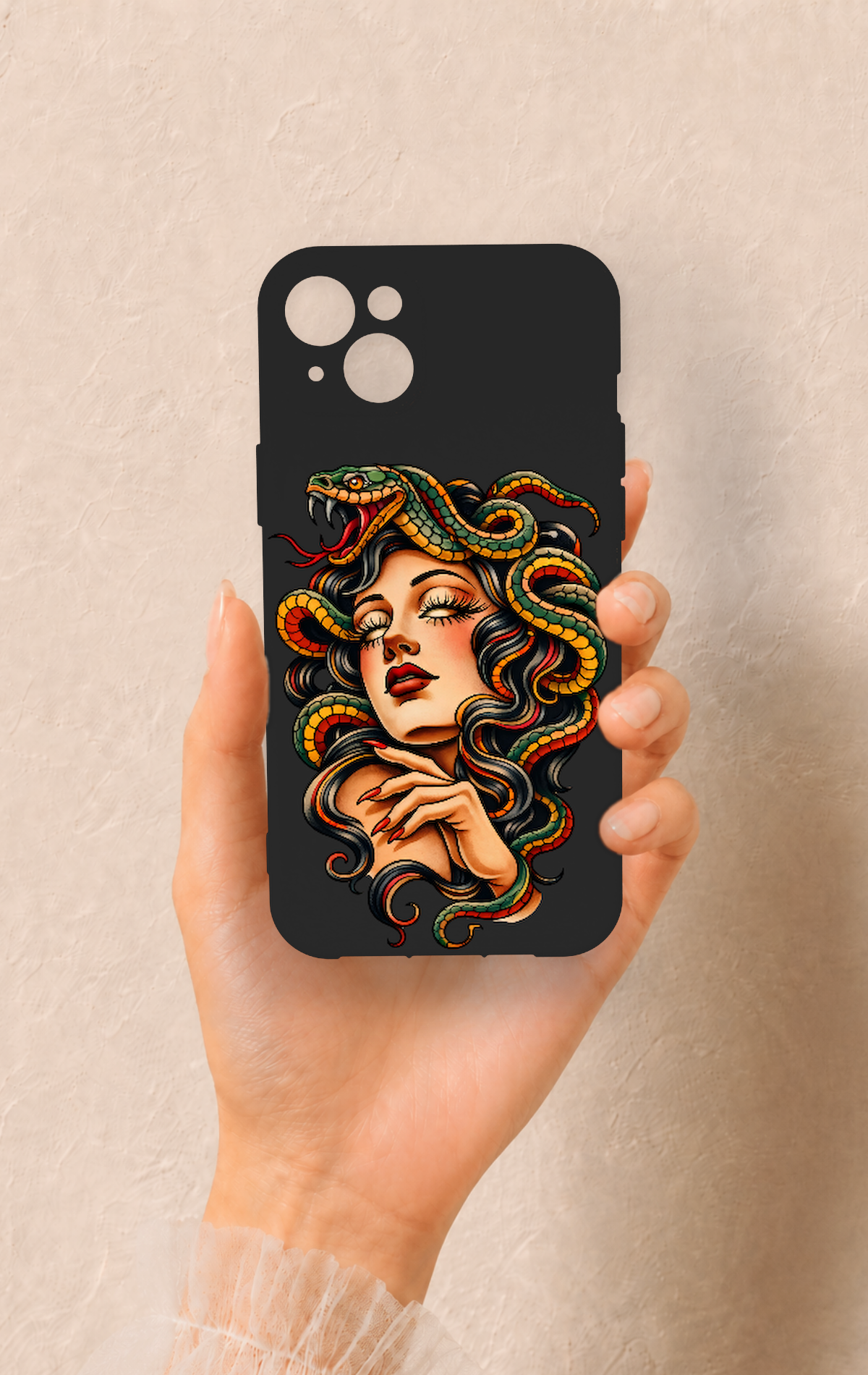 iPhone 14 Plus/15 Plus Uyumlu Medusa Desenli Silikon Kılıf