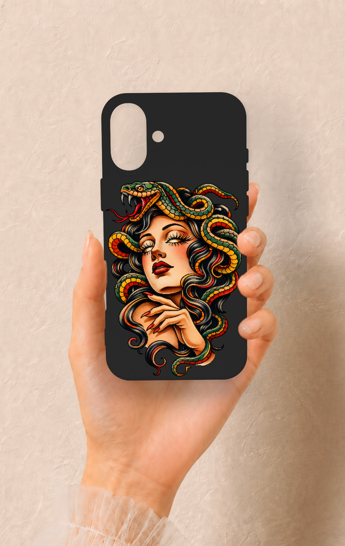 iPhone 16 Plus Uyumlu Medusa Desenli Silikon Kılıf