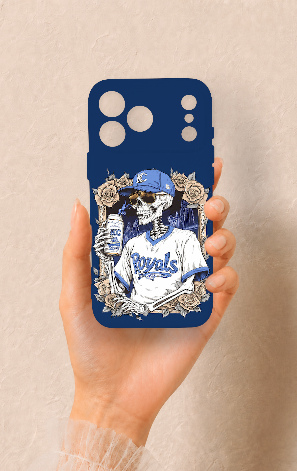 iPhone 17 Pro Max Uyumlu Royals Desenli Silikon Kılıf