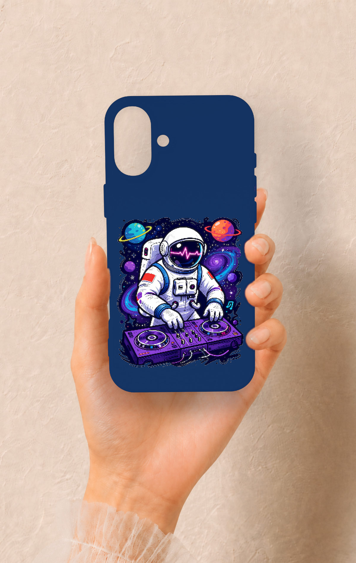 iPhone 16 Plus Uyumlu Astronot DJ Desenli Silikon Kılıf