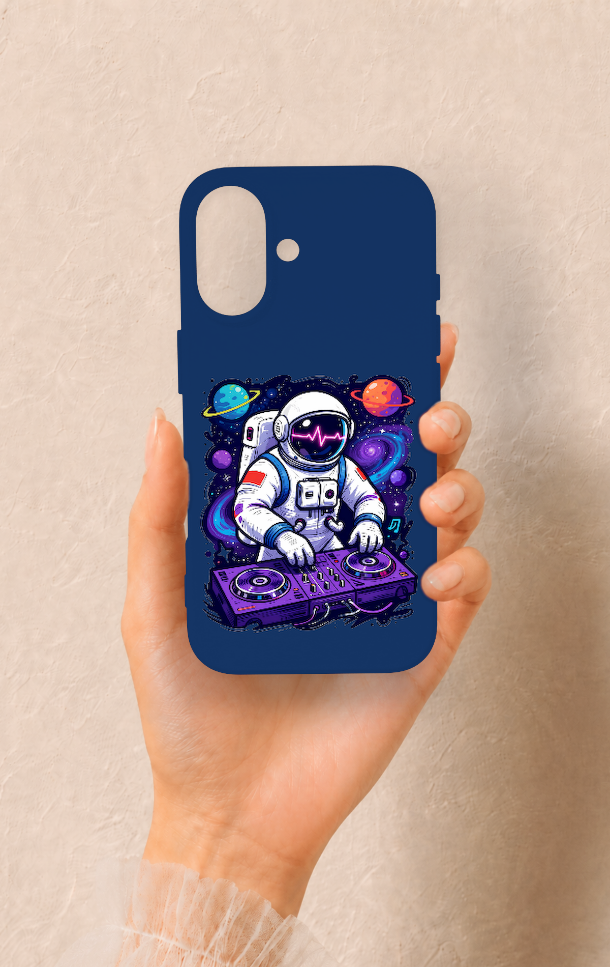 iPhone 16 Uyumlu Astronot DJ Desenli Silikon Kılıf