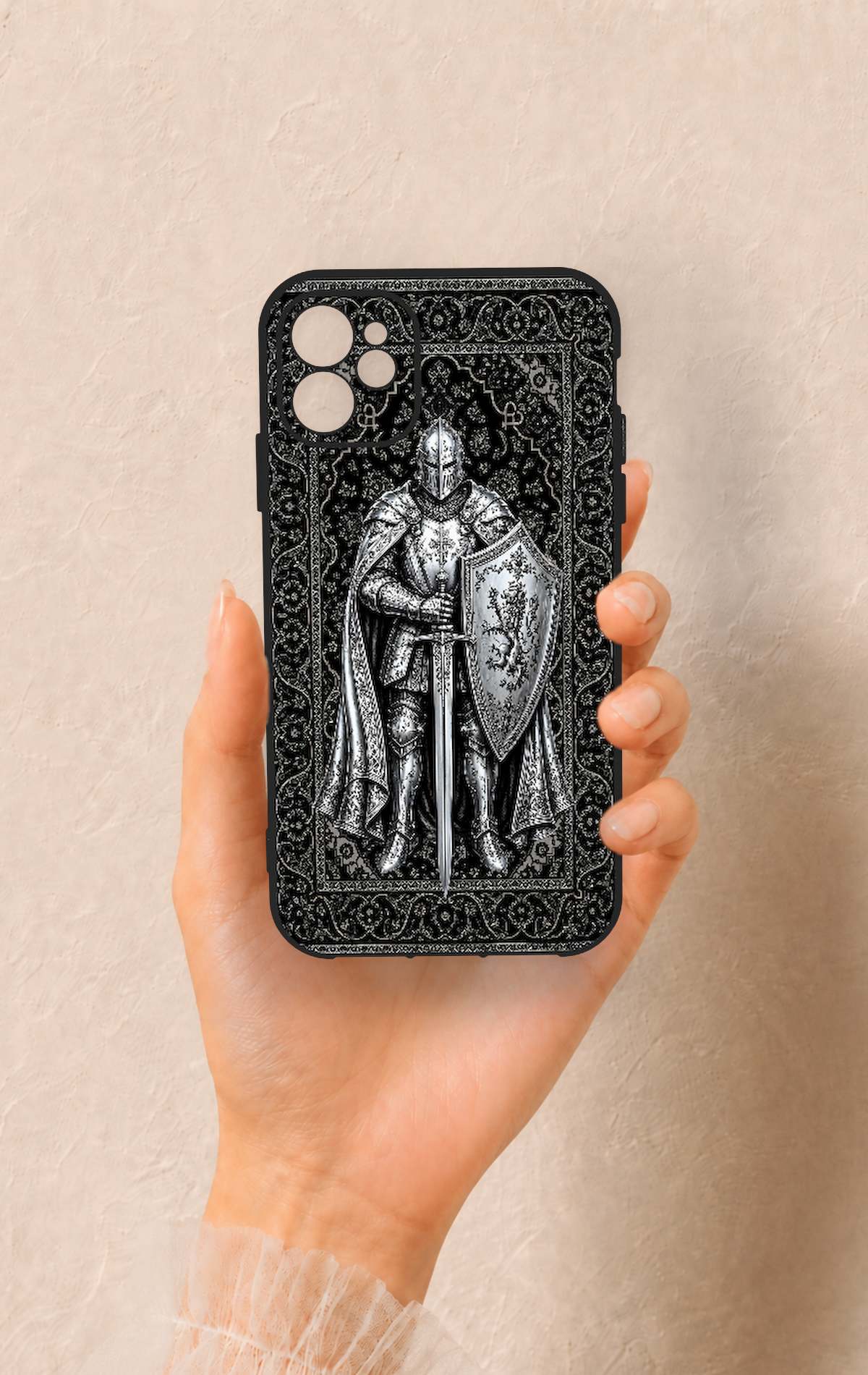 iPhone 11 Uyumlu Şövalye Desenli Silikon Kılıf