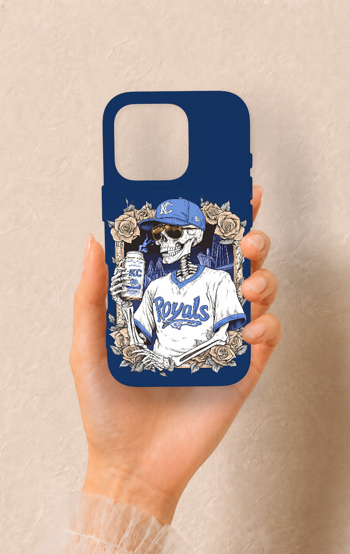 iPhone 16 Pro Uyumlu Royals Desenli Silikon Kılıf