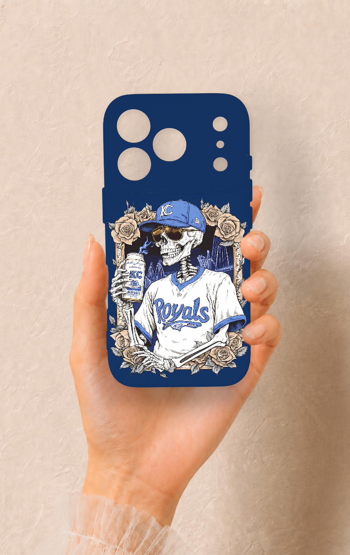 iPhone 17 Pro Uyumlu Royals Desenli Silikon Kılıf