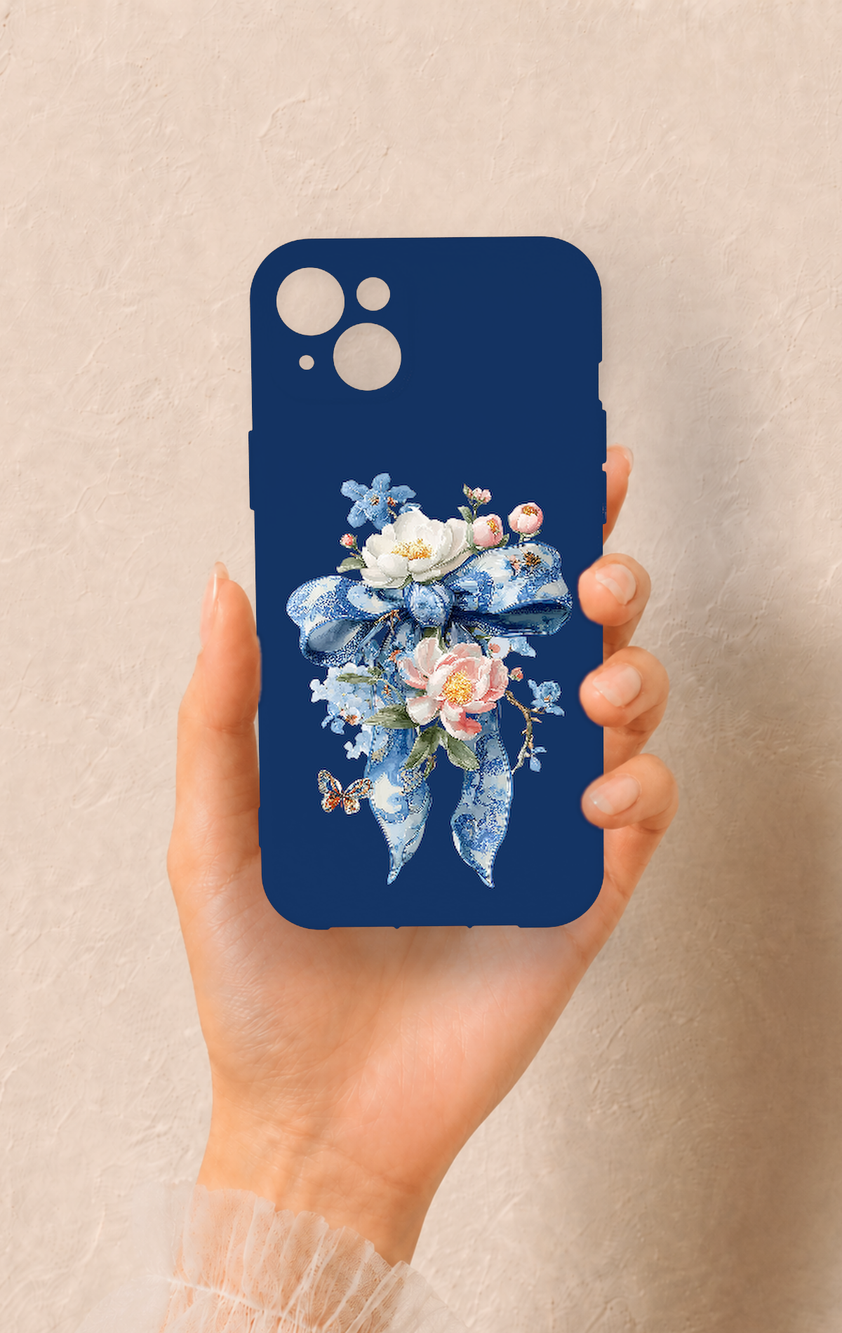 iPhone 14 Plus/15 Plus Uyumlu Mavi Kurdeleli Çiçek Desenli Silikon Kılıf