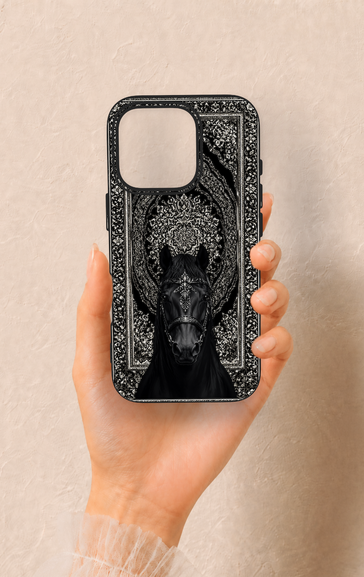 iPhone 16 Pro Uyumlu Etnik At Figürü Desenli Silikon Kılıf