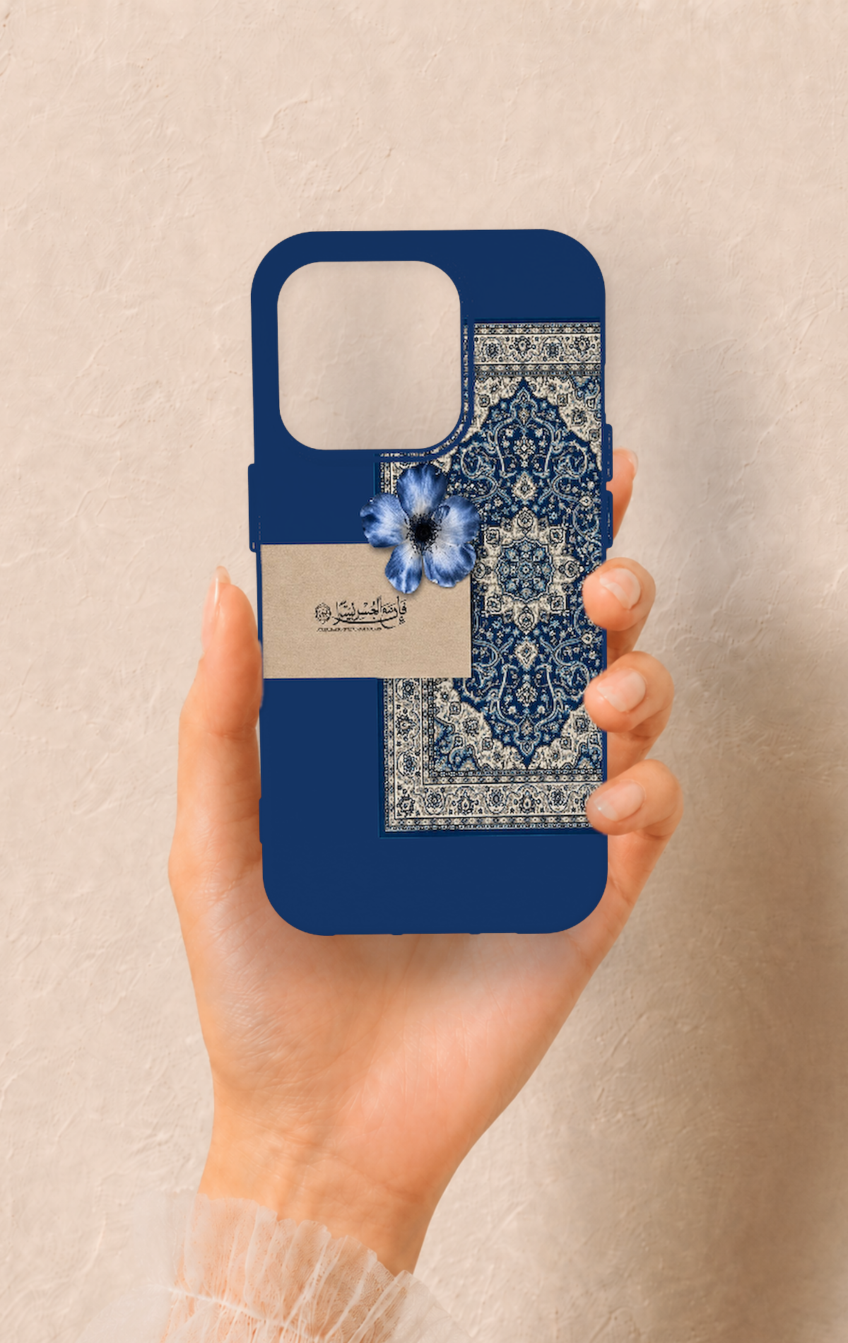 iPhone 15 Pro Uyumlu Mavi Etnik Halı Desenli Silikon Kılıf