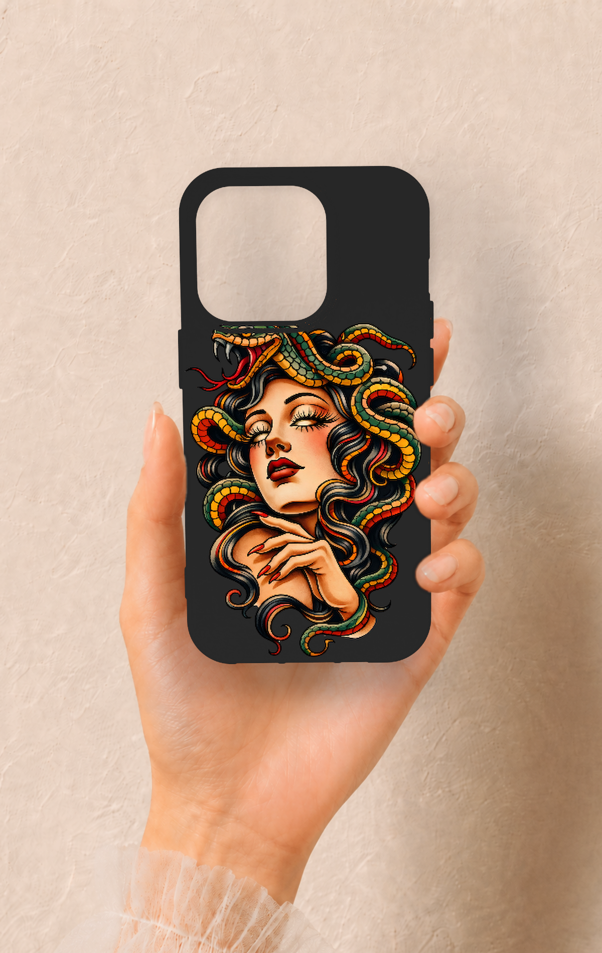 iPhone 14 Pro Uyumlu Medusa Desenli Silikon Kılıf