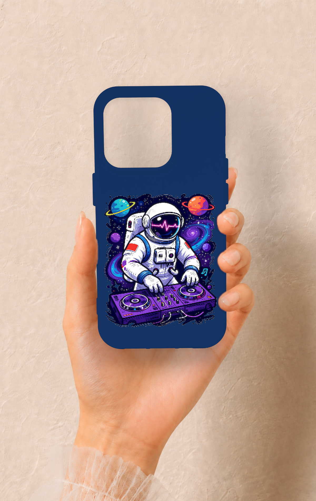 iPhone 15 Pro Uyumlu Astronot DJ Desenli Silikon Kılıf