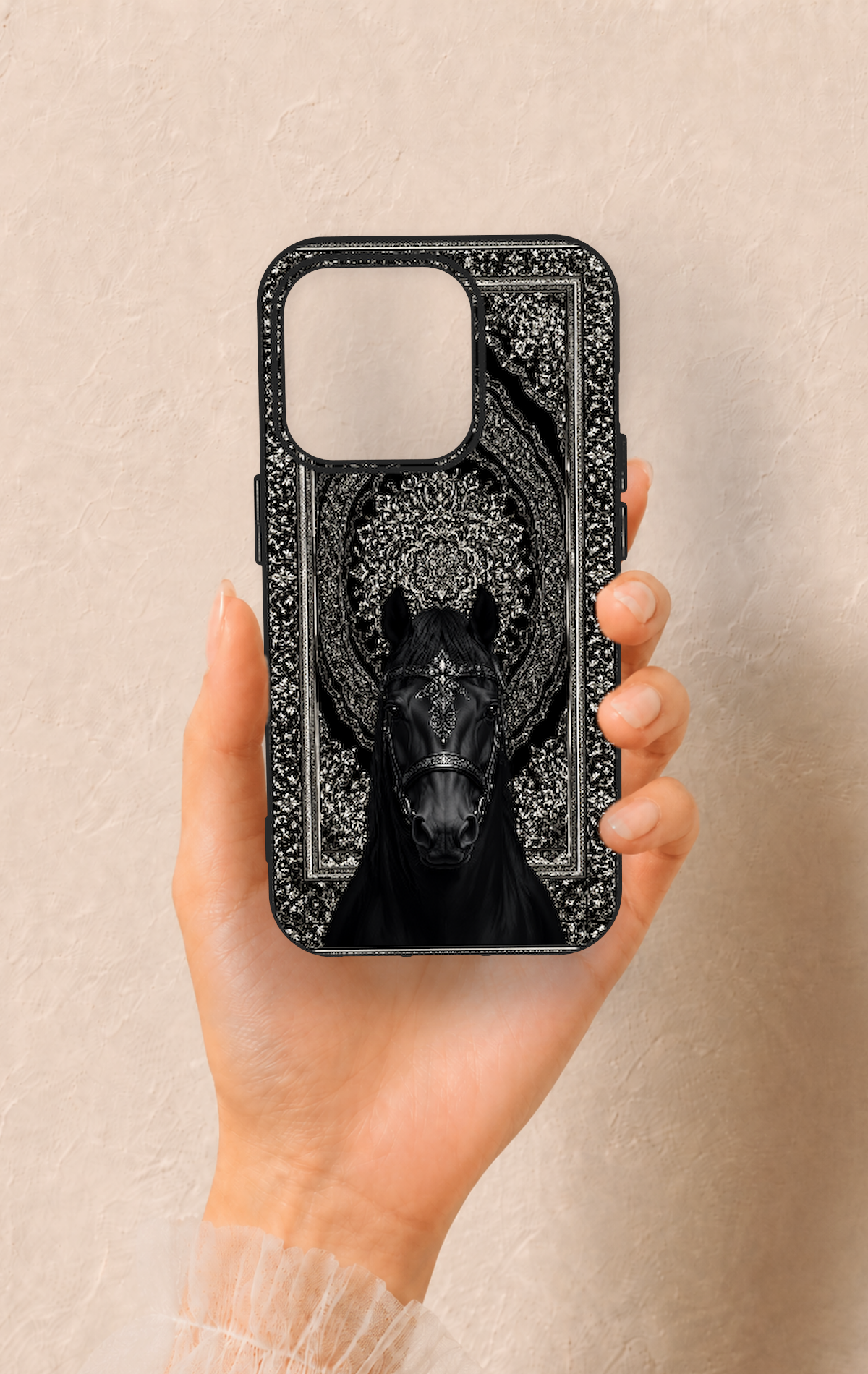 iPhone 15 Pro Uyumlu Etnik At Figürü Desenli Silikon Kılıf