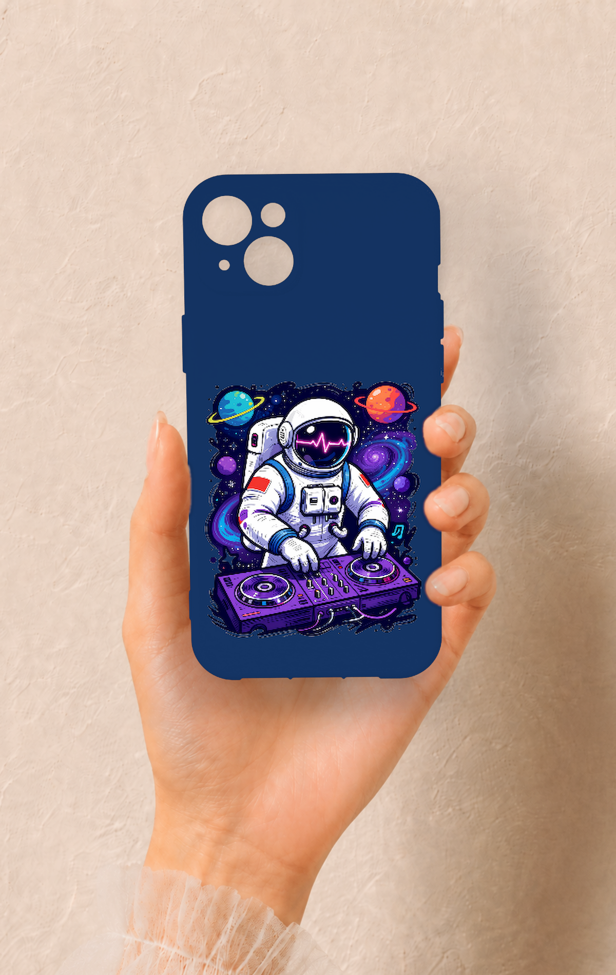 iPhone 14 Plus/15 Plus Uyumlu Astronot DJ Desenli Silikon Kılıf