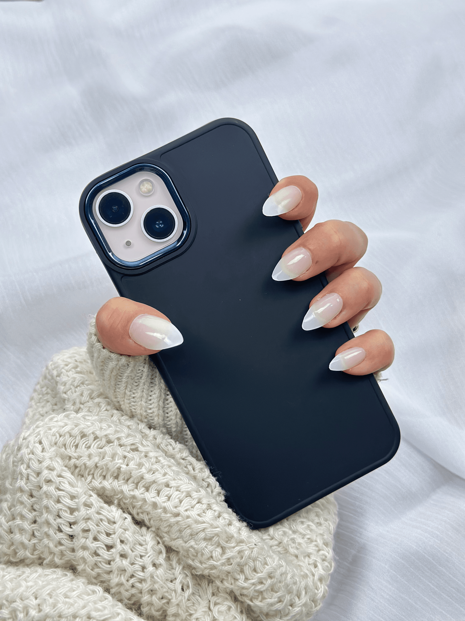 iPhone 14 Plus Kılıf Içi Kadife Parlak Detaylı Pastel Silikon Ruby Kılıf