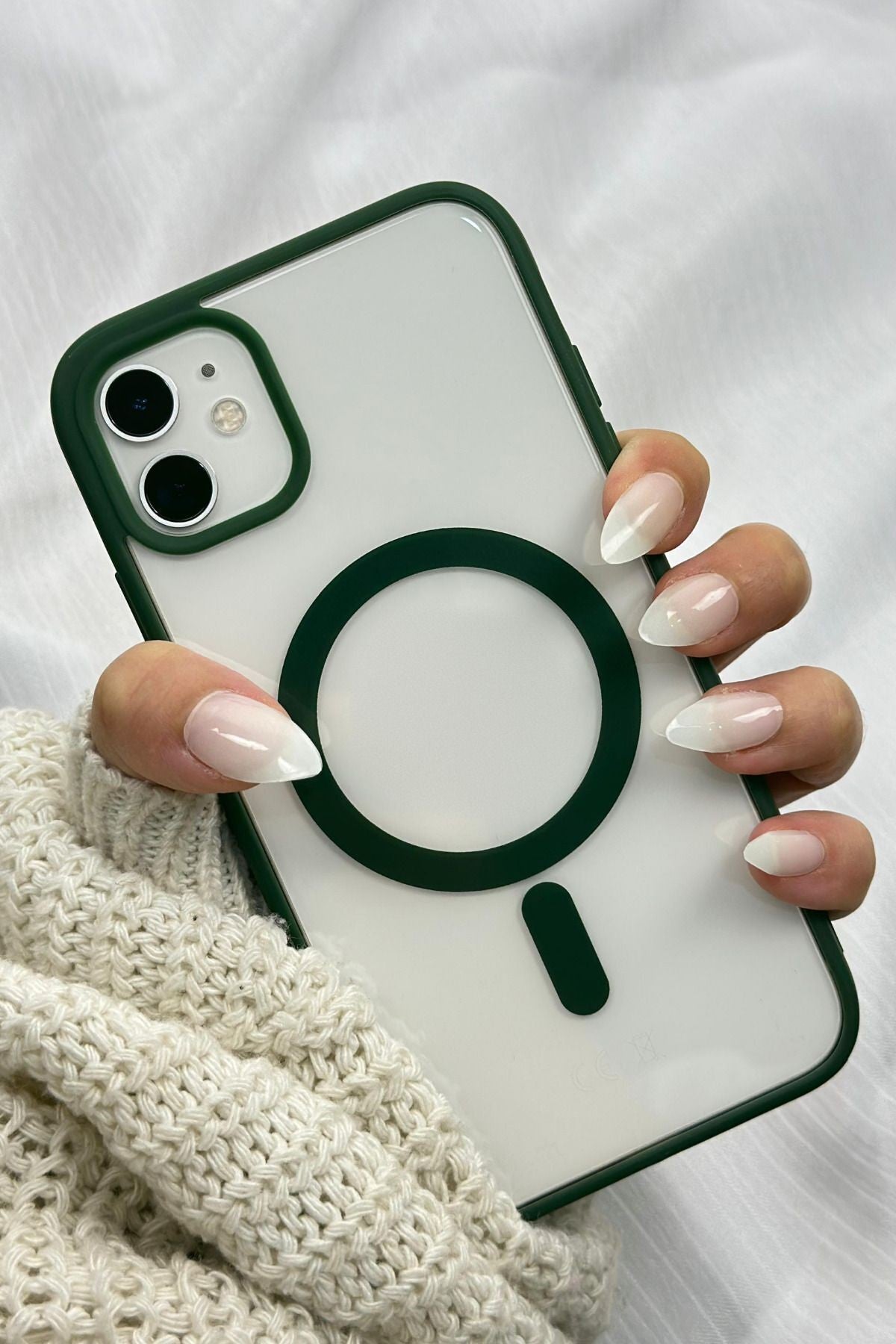 iPhone 12 Ve 12 Pro Uyumlu Magsafe Wireless Şarj Özellikli Silikon Kamera Çıkıntılı Rema Kılıf