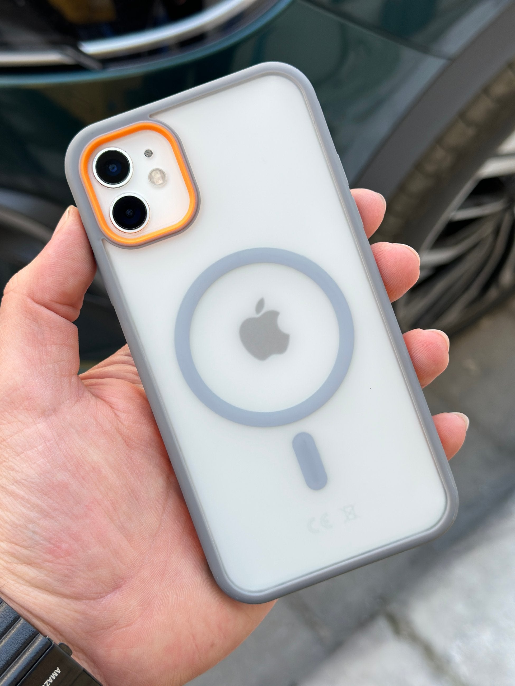 iPhone 12 Magsafe Özellikli Arkası Mat Yanları Renkli Yumuşak Silikon Aura Kılıf