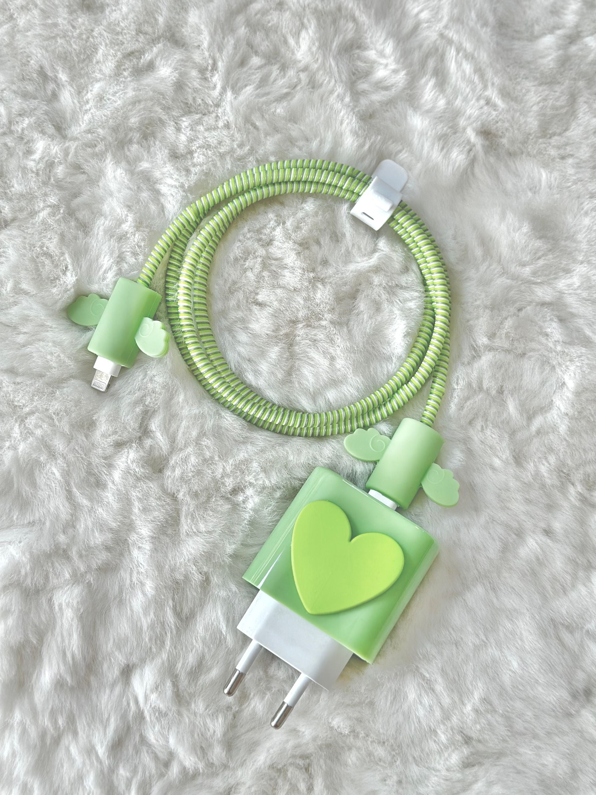 iPhone 18W/20W Uyumlu Şarj Kılıfı Yeşil Kalp