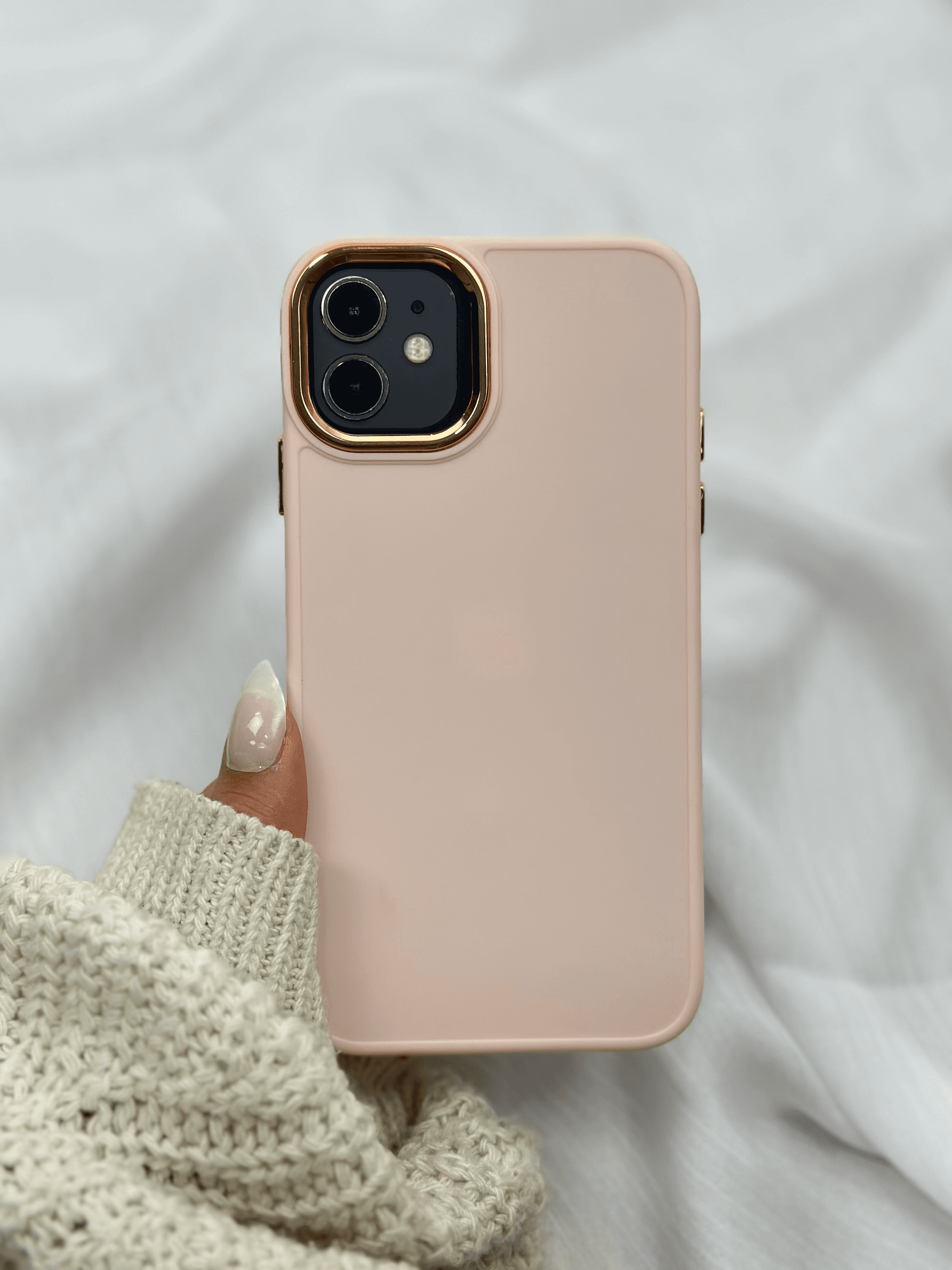 Iphone 11 Parlak Metal Detaylı Tuşu Kolay Basmalı Lansman Pastel Silikon Ruby Kılıf