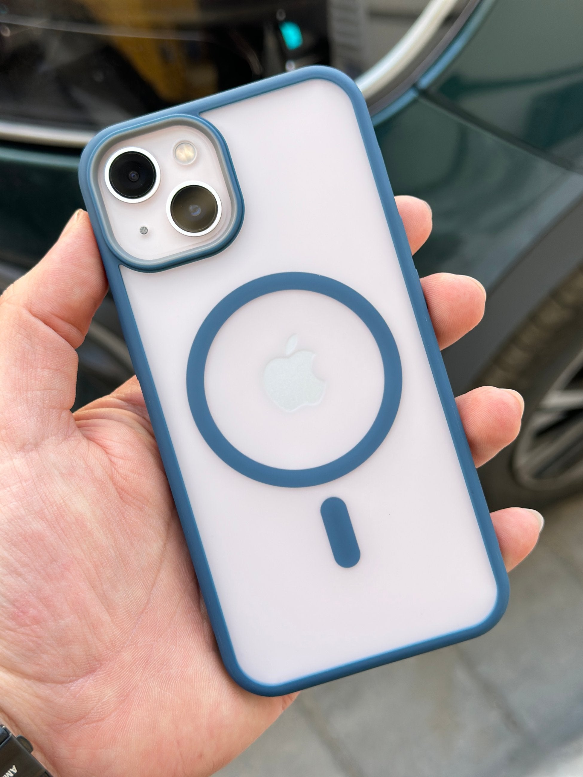 iPhone 13 Magsafe Özellikli Arkası Mat Yanları Renkli Yumuşak Silikon Aura Kılıf