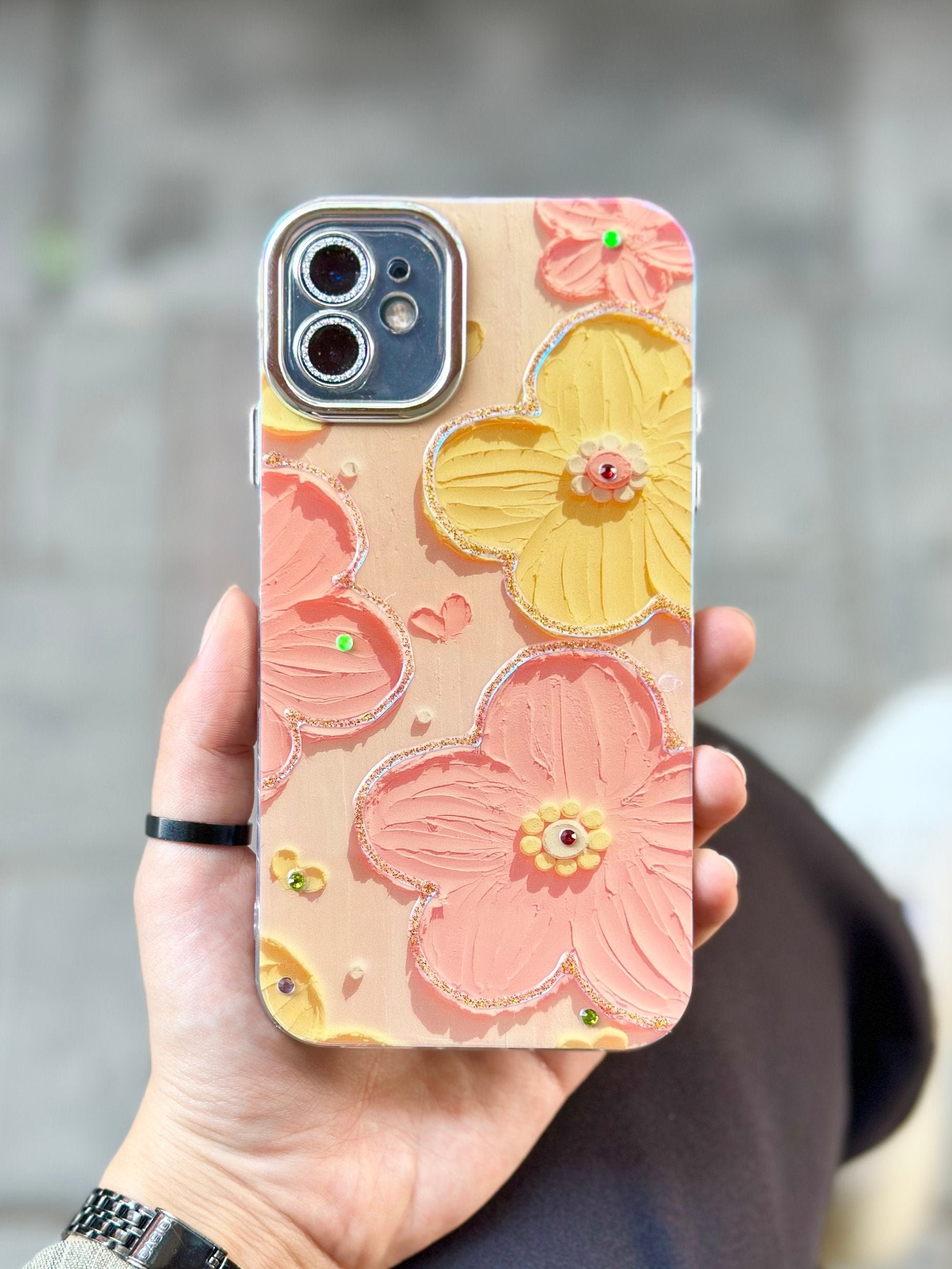 iPhone 11 Çiçek Desenli Lens Koruyuculu Paint Kılıfı