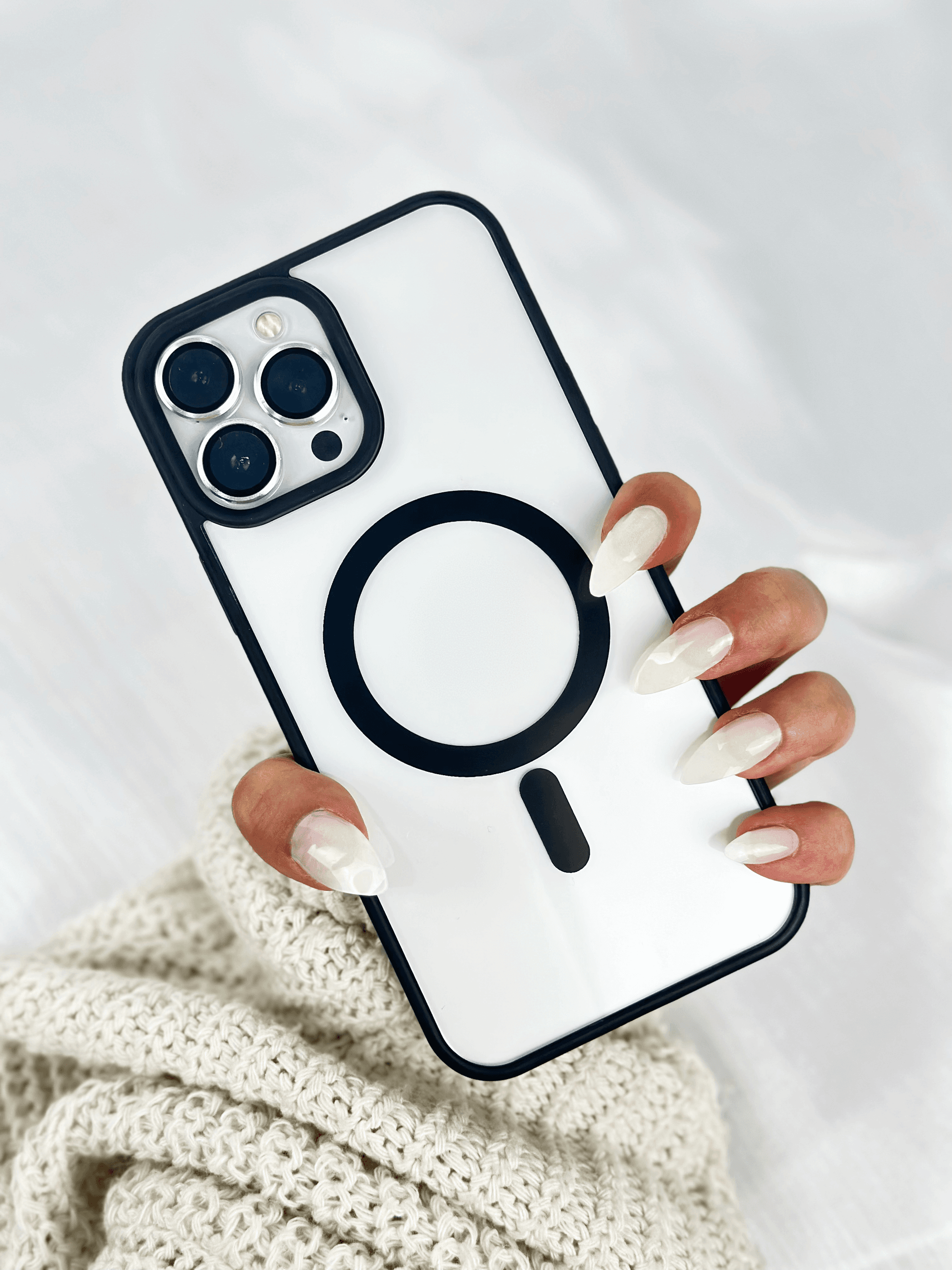 iPhone 13 Pro Magsafe Wireless Şarj Özellikli Silikon Kamera Çıkıntılı Rema Kılıf