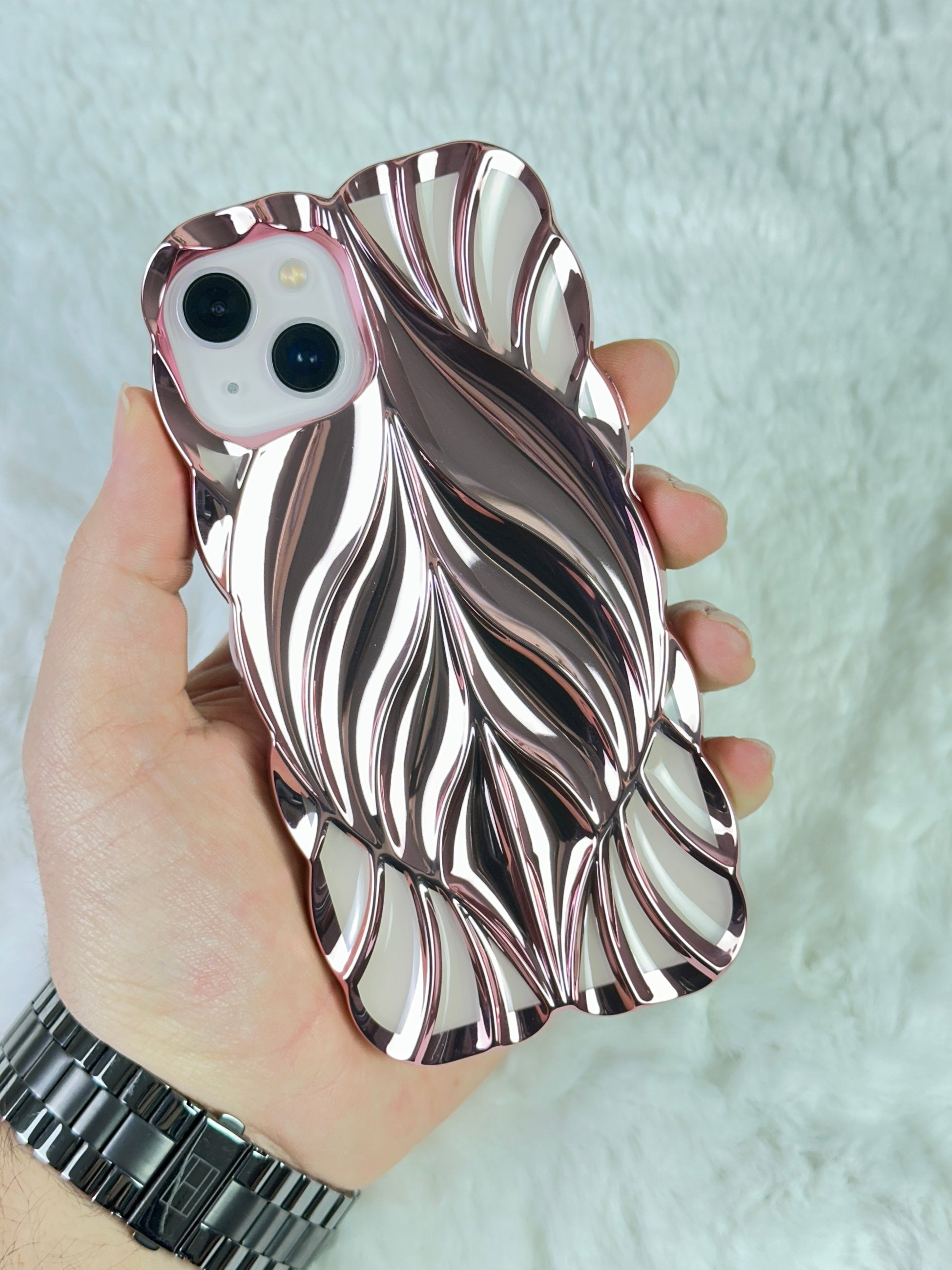 iPhone 14 ile Uyumlu Yaprak Desenli Kabartmalı Darbelere Karşı Dayanıklı Leaf Line Kılıf