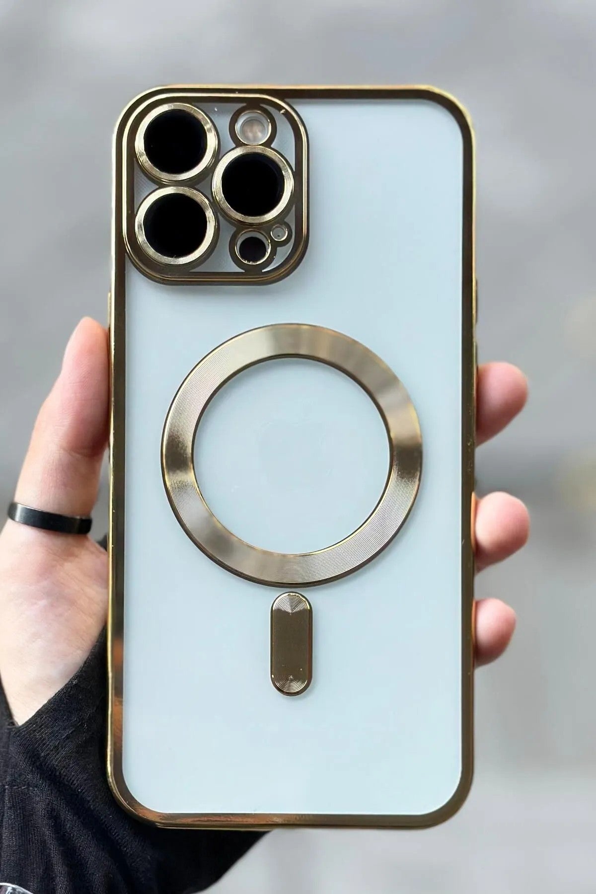 iPhone 14 Pro Max Kamera Korumalı Sararmaz Silikon Parlak Magsafe Destekli Modern Cetro Kılıf