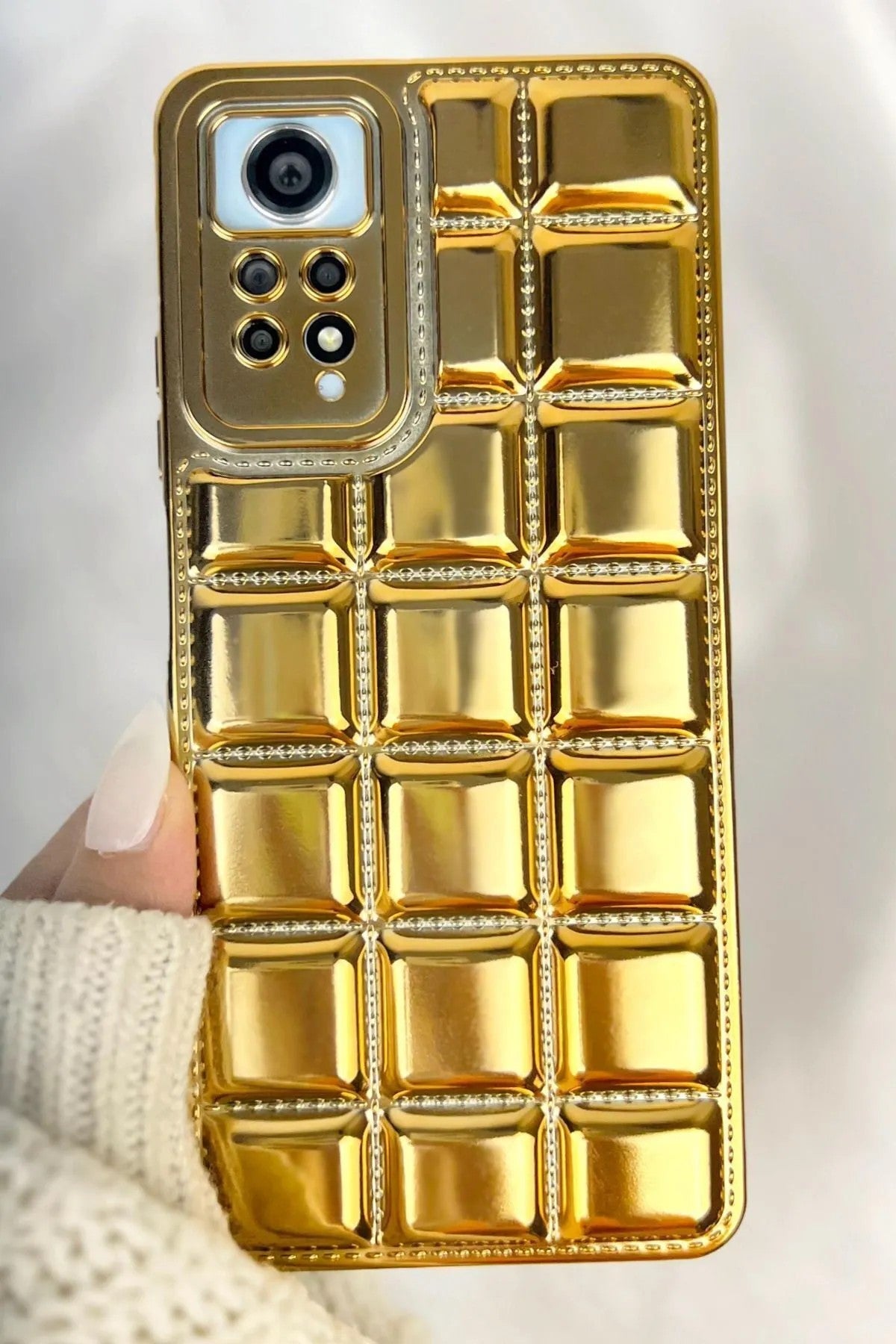 Redmi Note 11 Pro Kabartmalı Dikiş Detaylı Baklava Desenli Parlak Vivid Kılıf