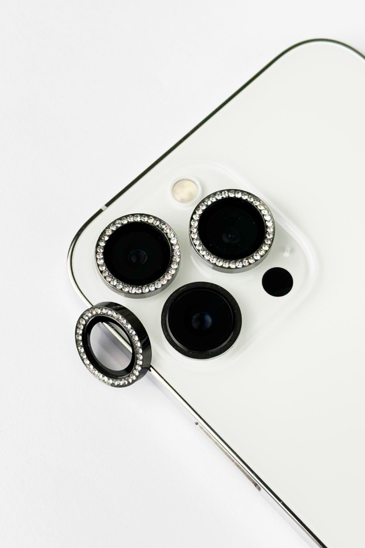 iPhone 15 Pro Max ve 15 Pro Uyumlu Swarovski Taşlı Kamera Lens Koruyucu