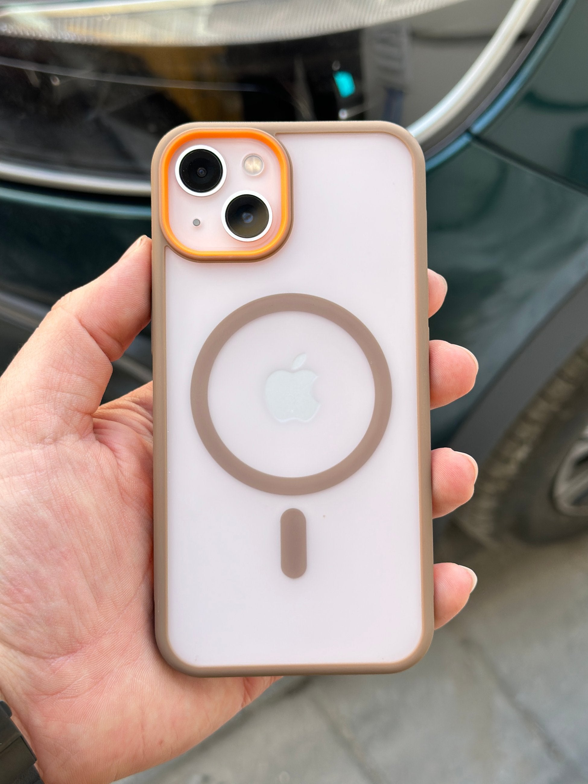 iPhone 13 Magsafe Özellikli Arkası Mat Yanları Renkli Yumuşak Silikon Aura Kılıf