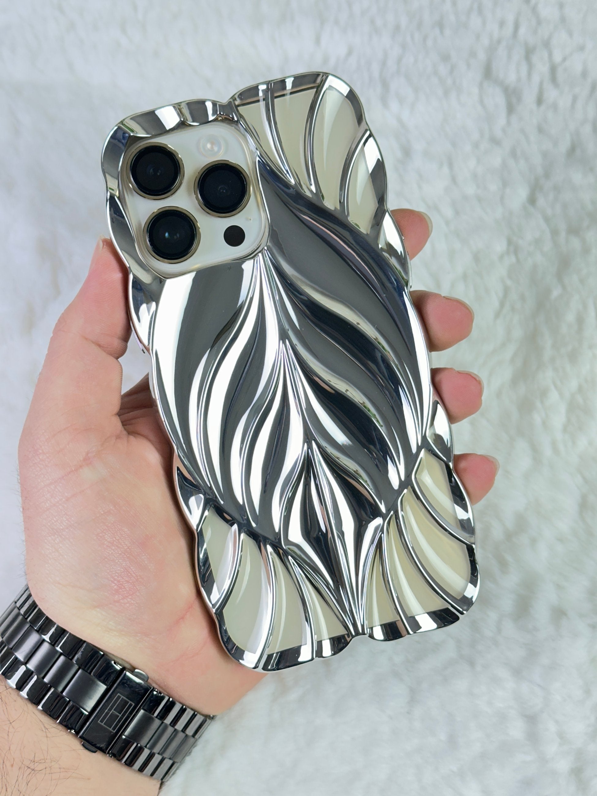 iPhone 14 Pro Max ile Uyumlu Yaprak Desenli Kabartmalı Darbelere Karşı Dayanıklı Leaf Line Kılıf