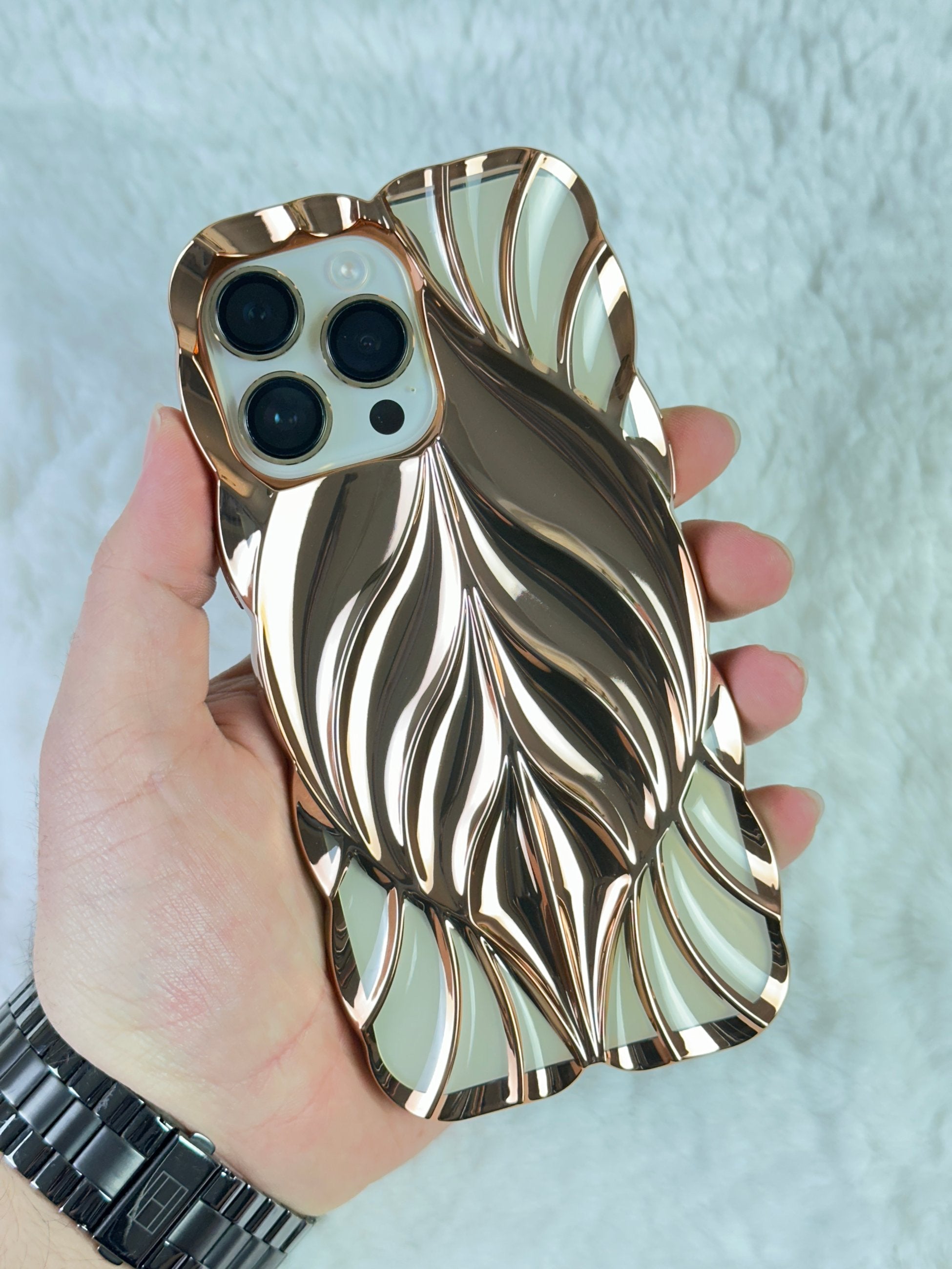 iPhone 14 Pro Max ile Uyumlu Yaprak Desenli Kabartmalı Darbelere Karşı Dayanıklı Leaf Line Kılıf