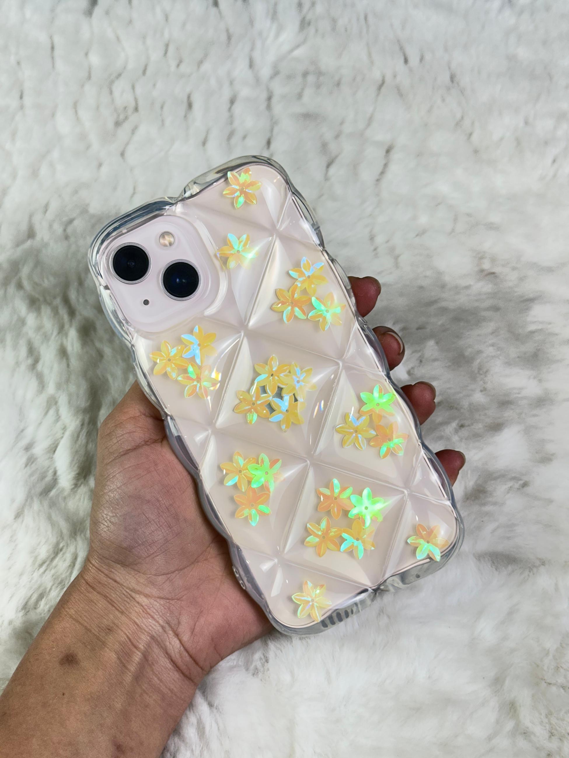 iPhone 14 Darbe Emici Özellikli Çiçekli Kalpli Figürlü Angel Kılıf